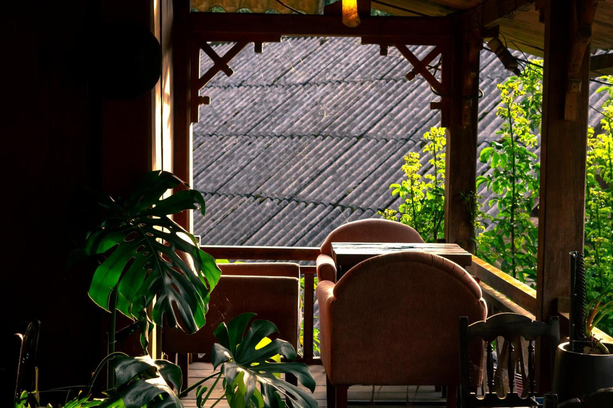 Bluebird - Cozy Indigo Bed & Breakfast *