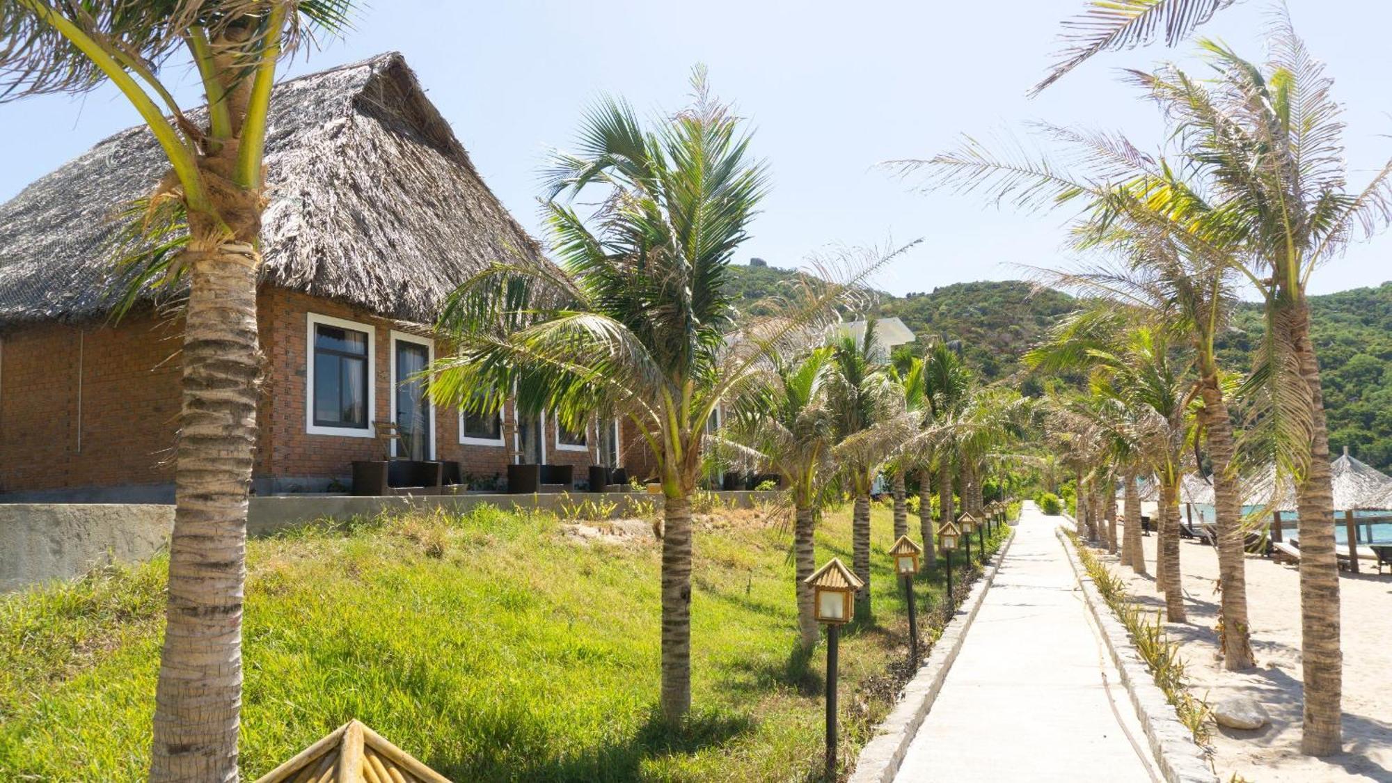 Resort The Light Coral Island Dam Mon