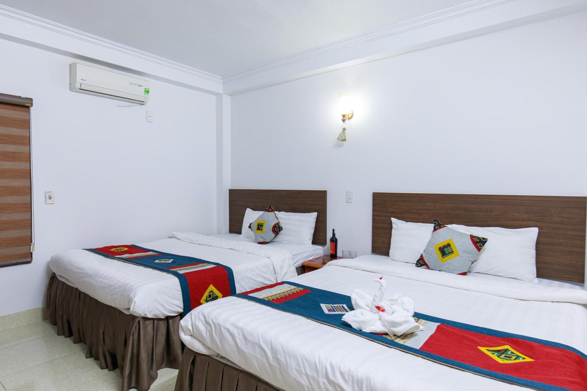 Happy Hotel 3*