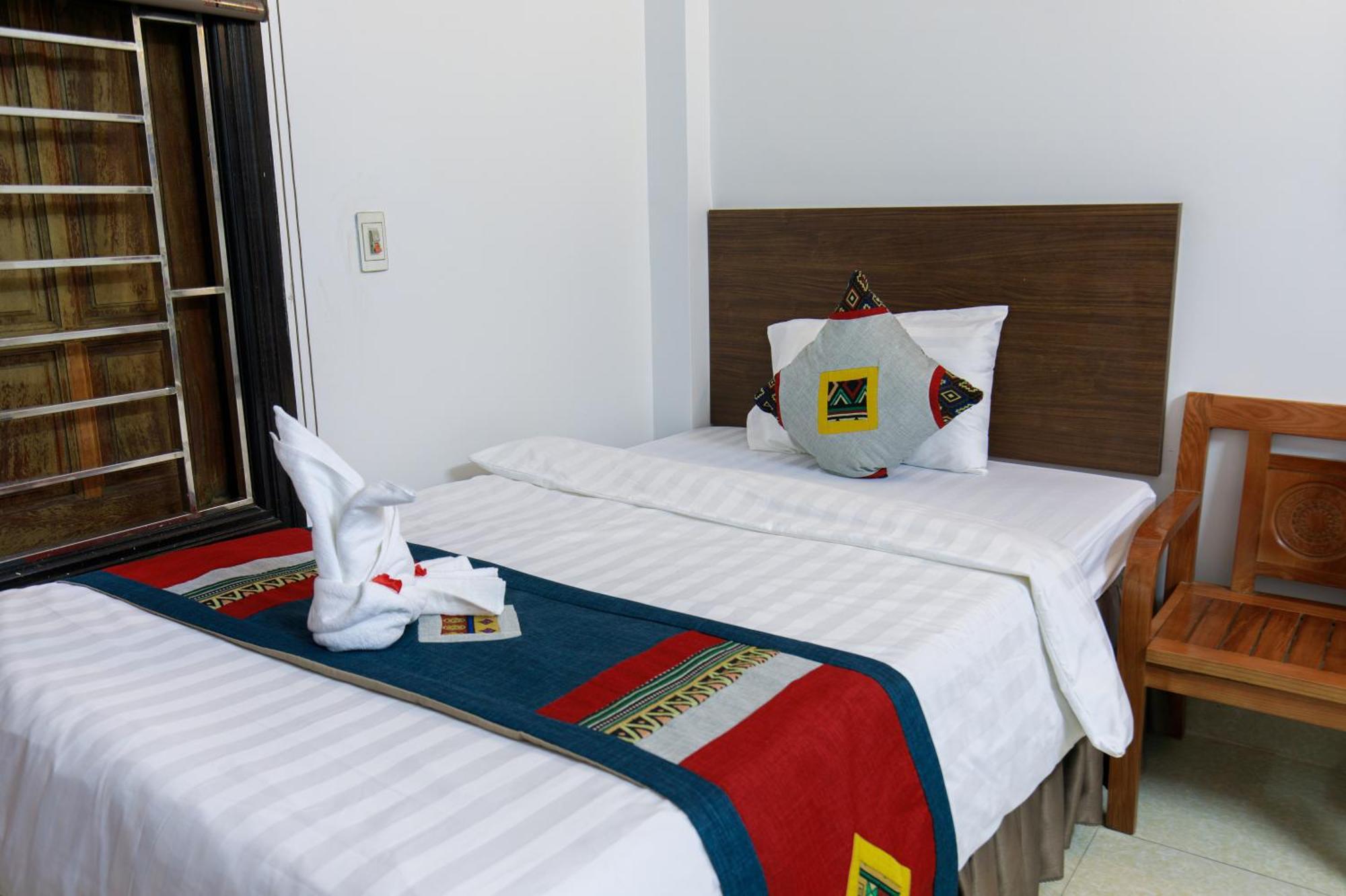 Happy Hotel 3*