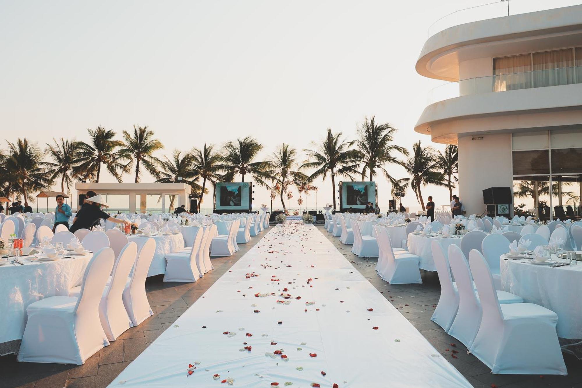 Seashells & Hotel
