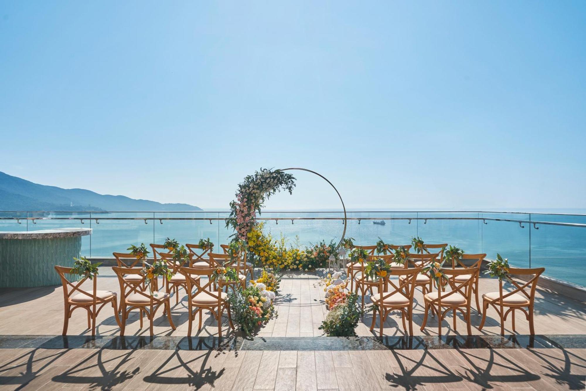 Voco Ma Belle Danang, Thuộc Tập đoàn Ihg Khách sạn