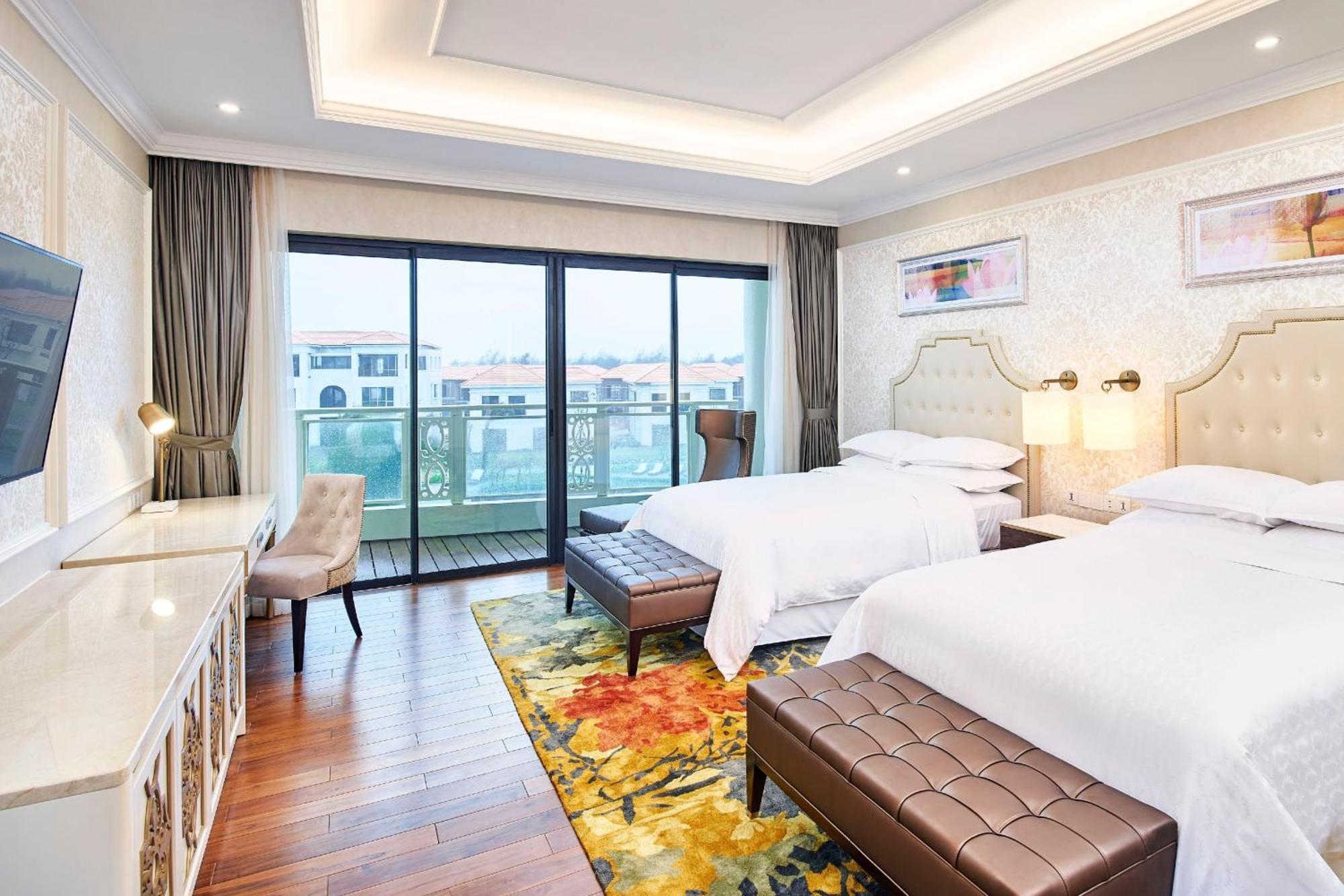 Sheraton Grand & Convention Center 5*