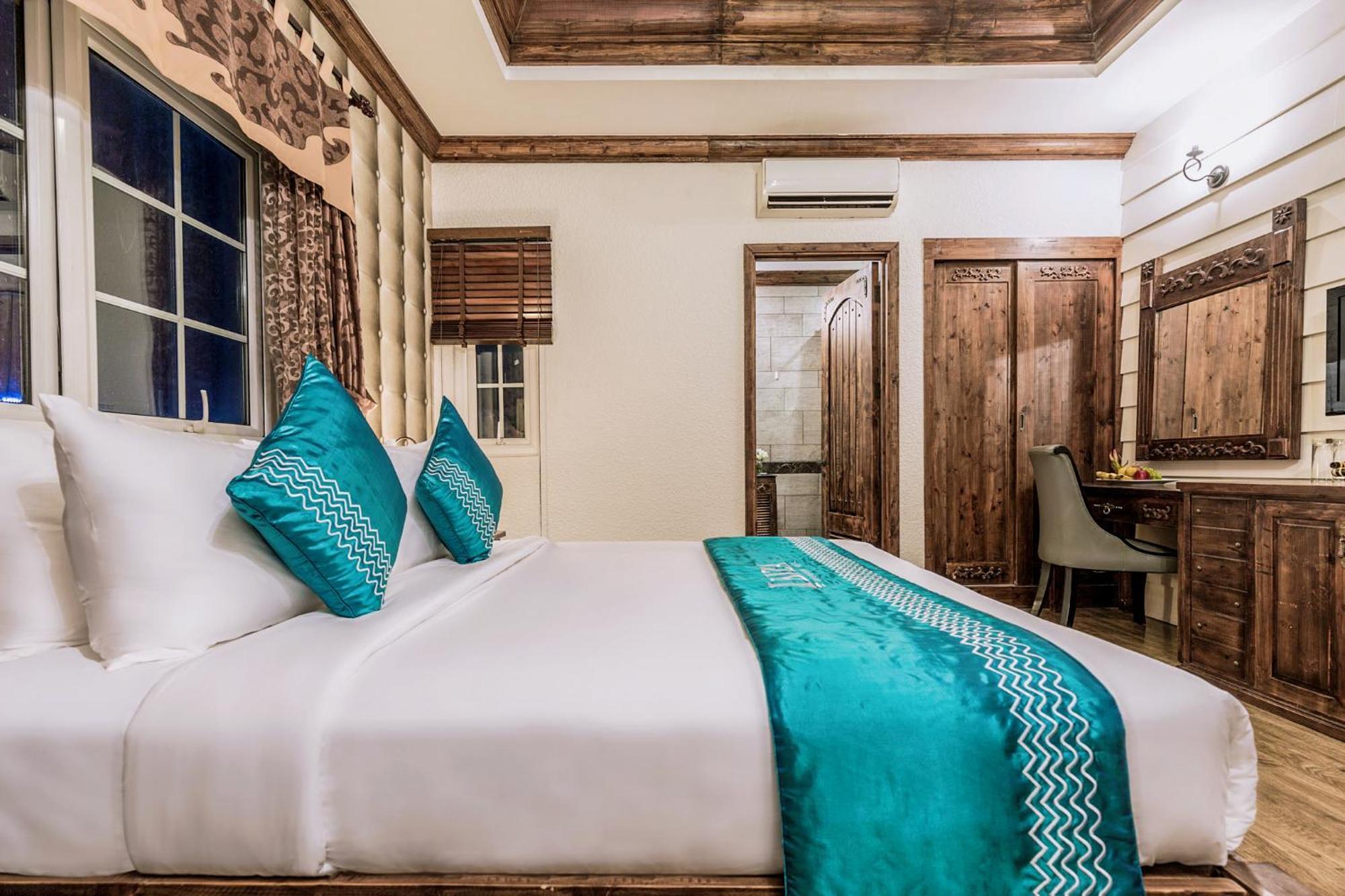 Ibiza Riverfront Hotel 4*