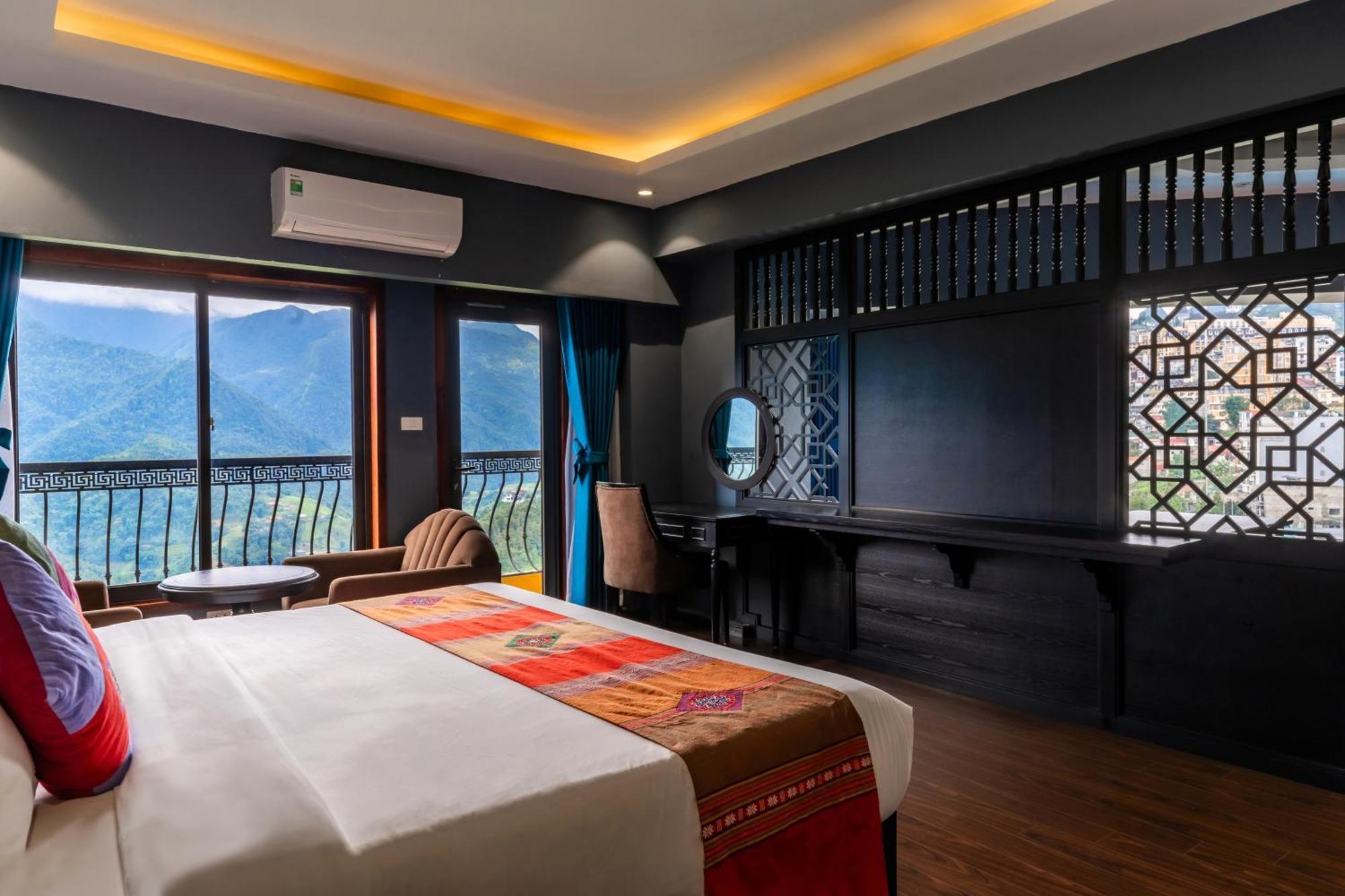 Charm Hotel 4*