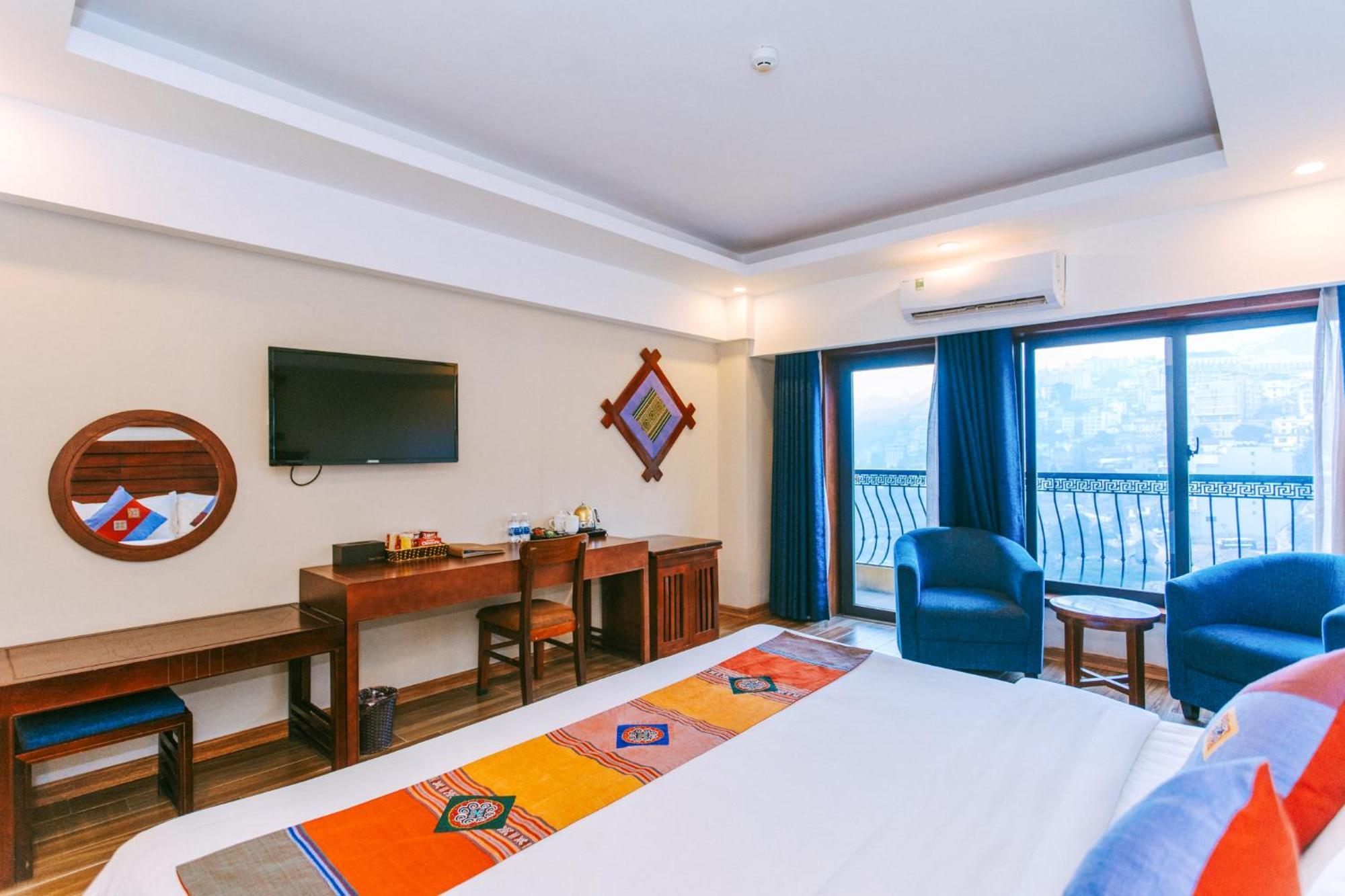 Charm Hotel 4*