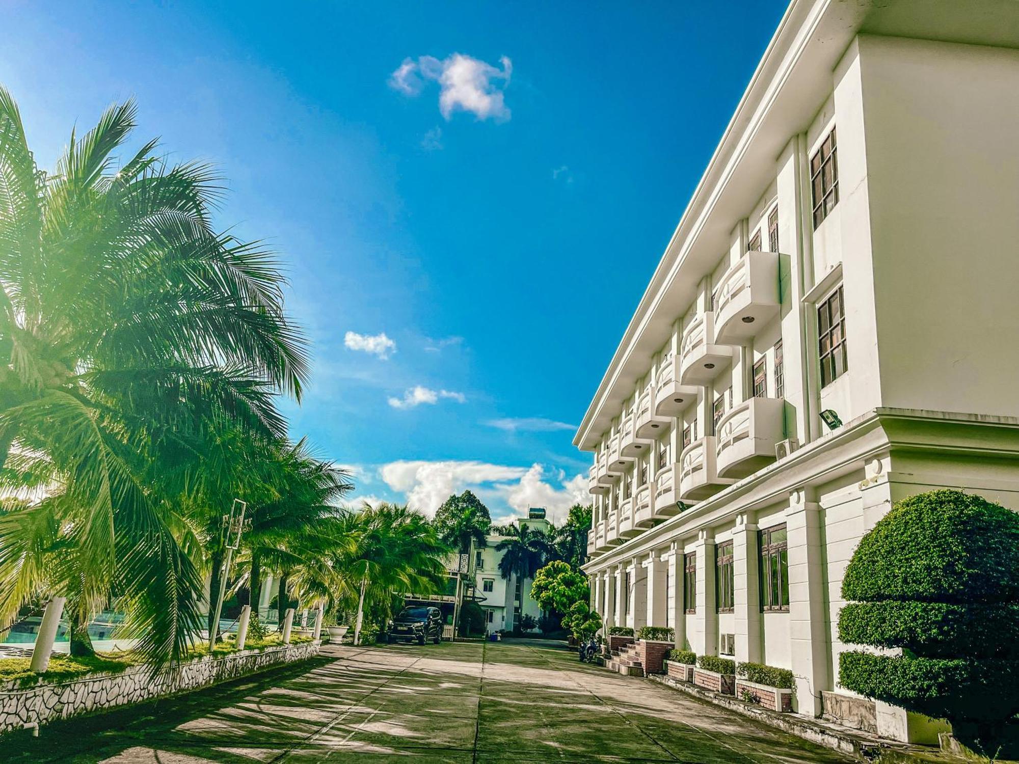 Hawaii Hotel