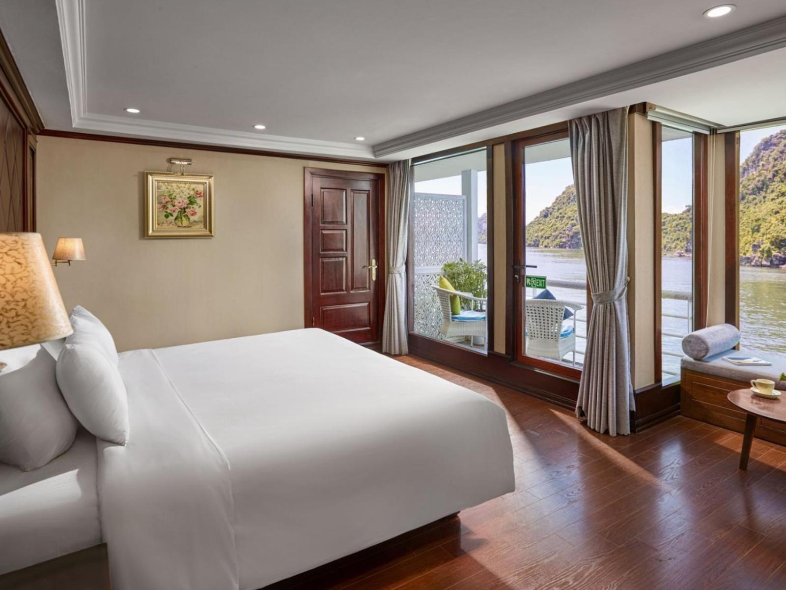 Lotus Boutique Cruise Ha Long