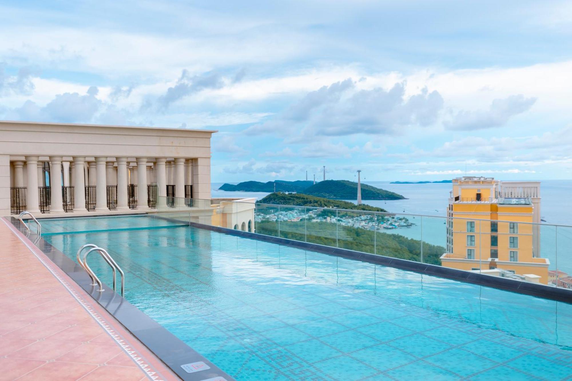 Elyday Hillside - Sea & Firework View 4*