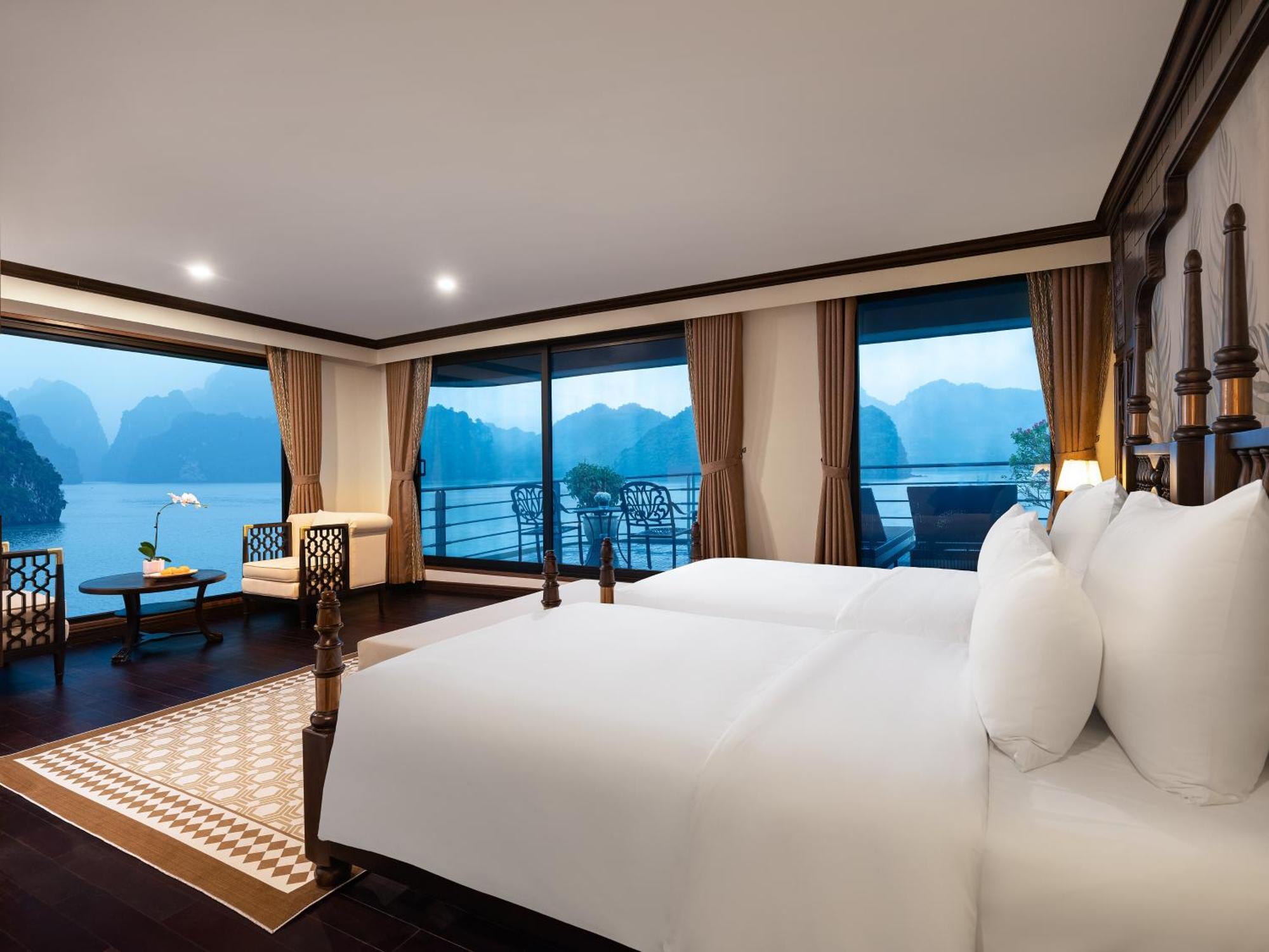 Velar Of The Sea Botel 5*
