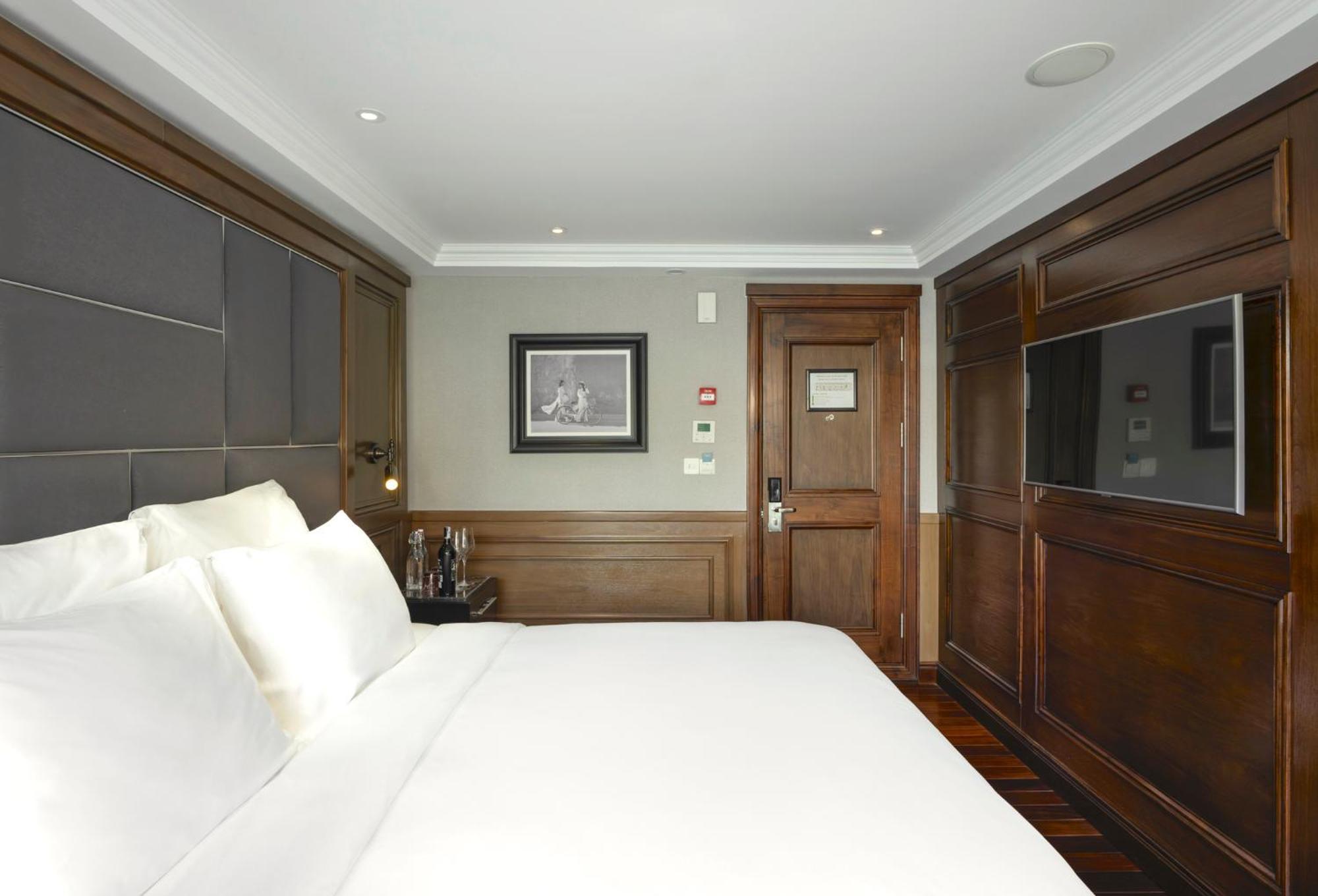 Ambassador Signature Cruise - Lan Ha Bay  Hạ Long