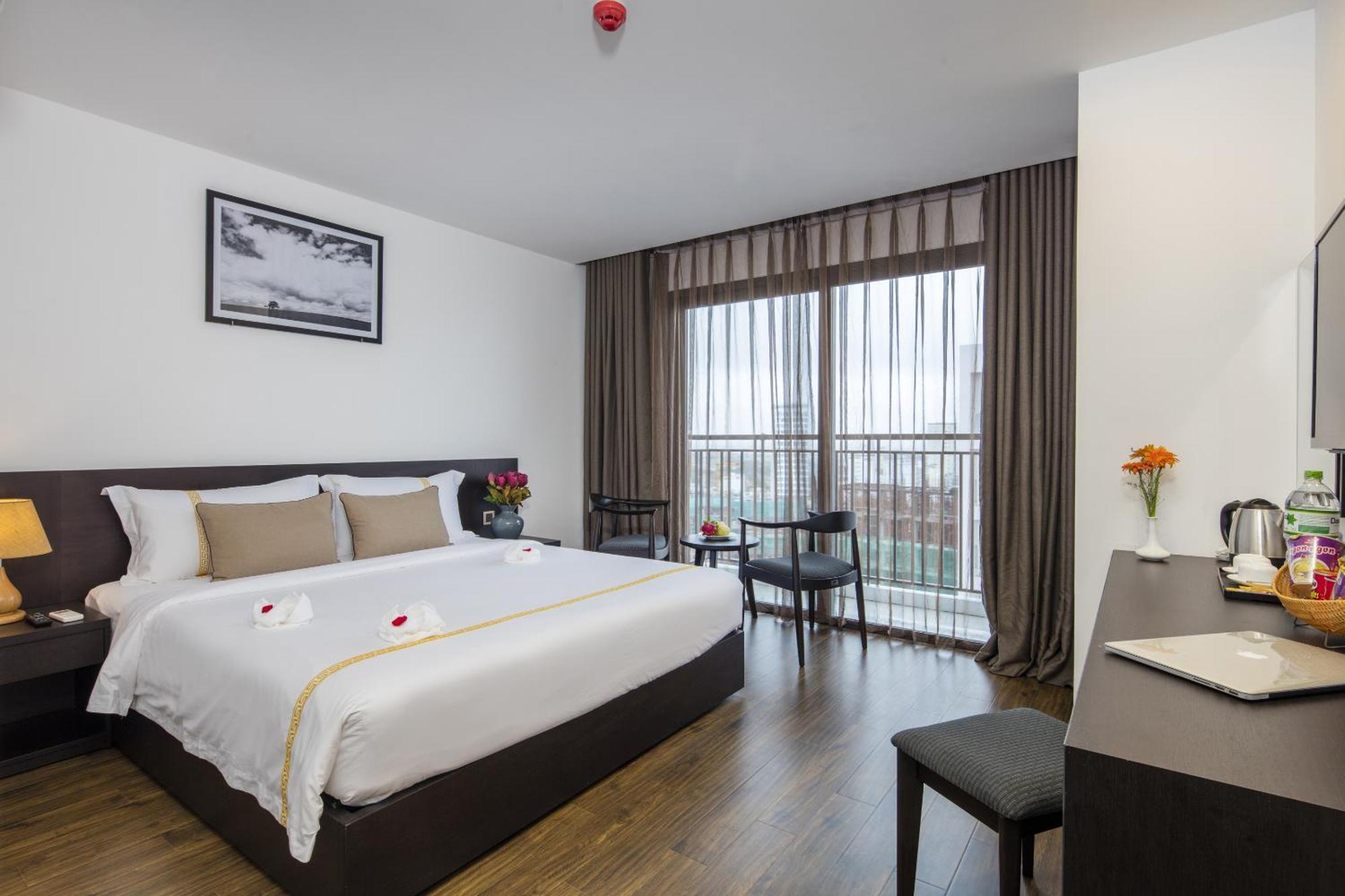 Meriton Hotel 4*