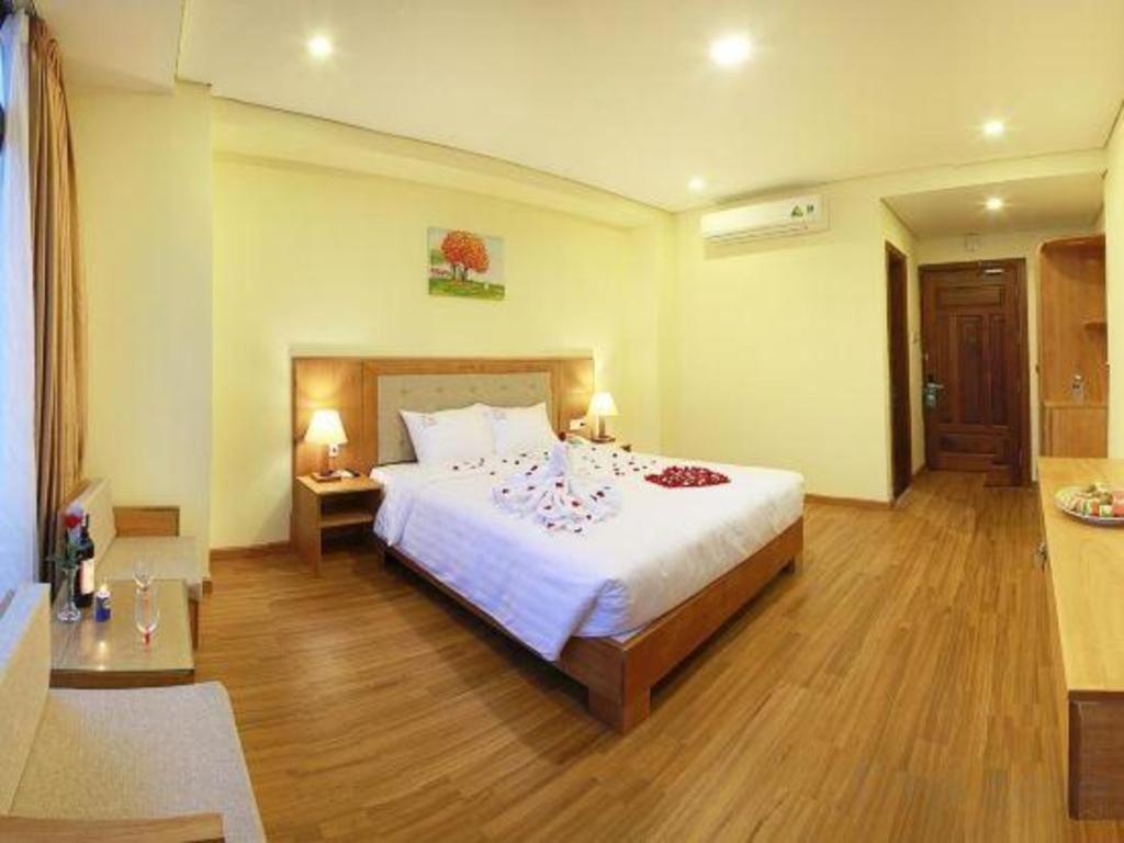 Khách sạn Golden Sea 3*