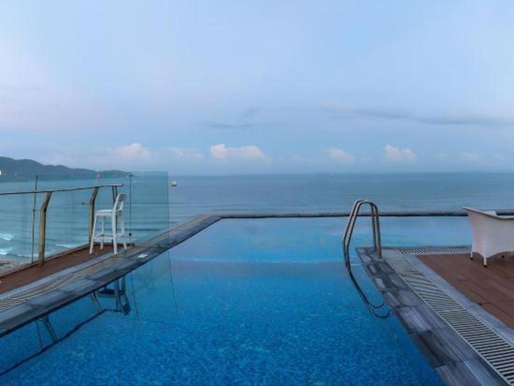 Khách sạn Golden Sea 3*
