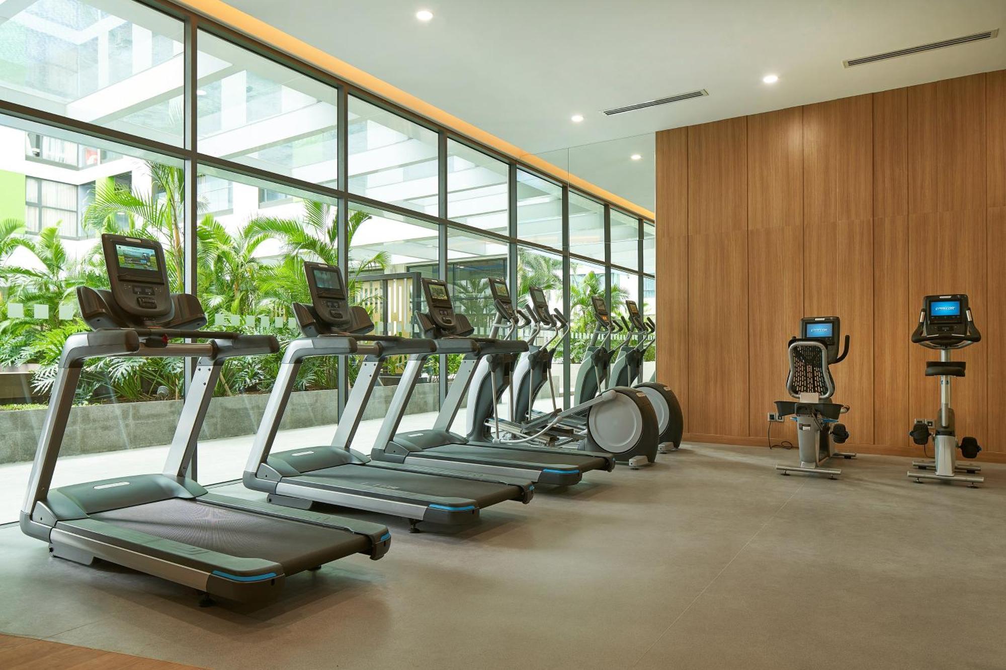 & Saigon Airport By Ihg 5*