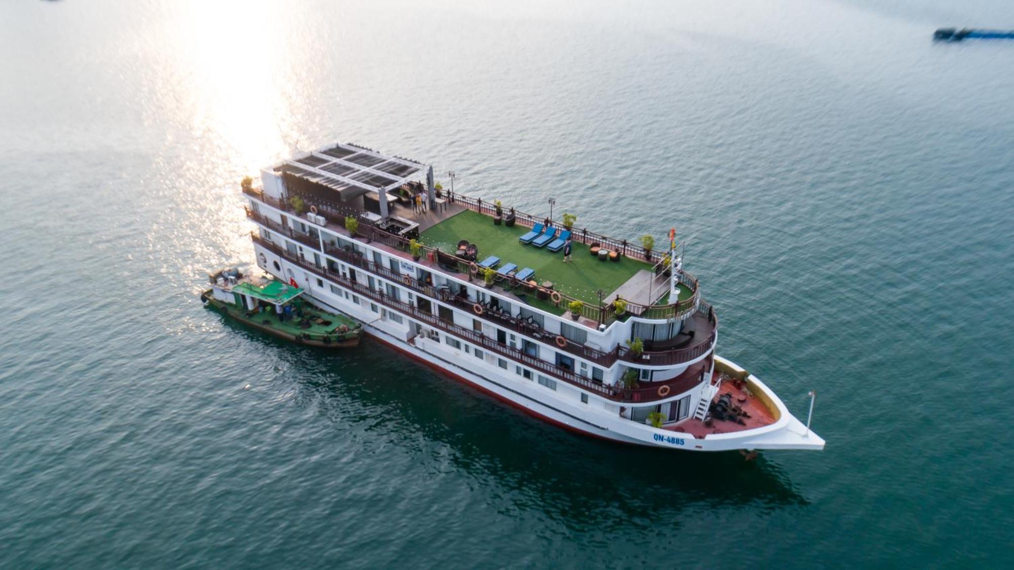 Amanda Luxury Cruise Lan Ha Bay 