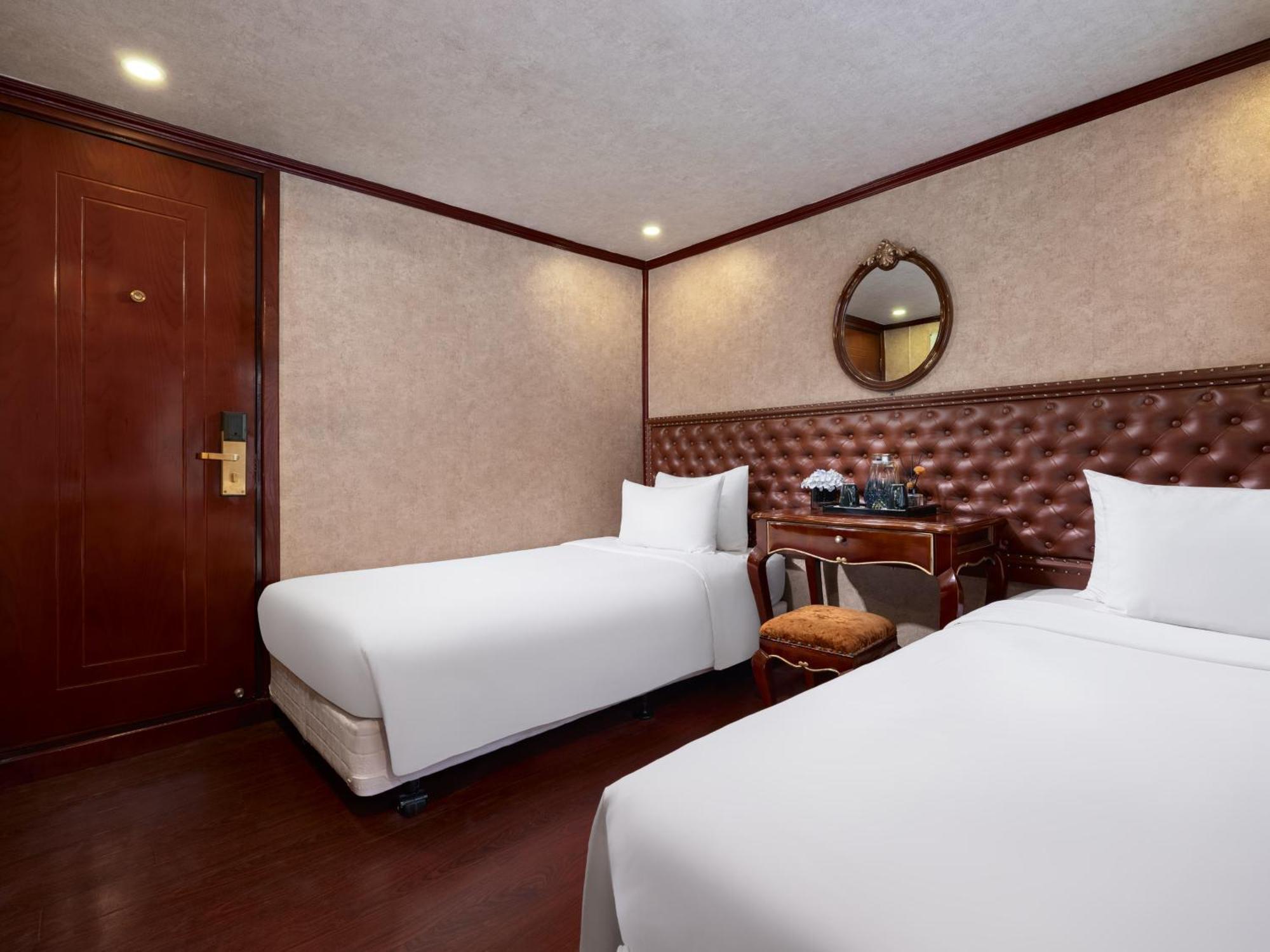 Garden Legend 3 Cruise Hotel 4*