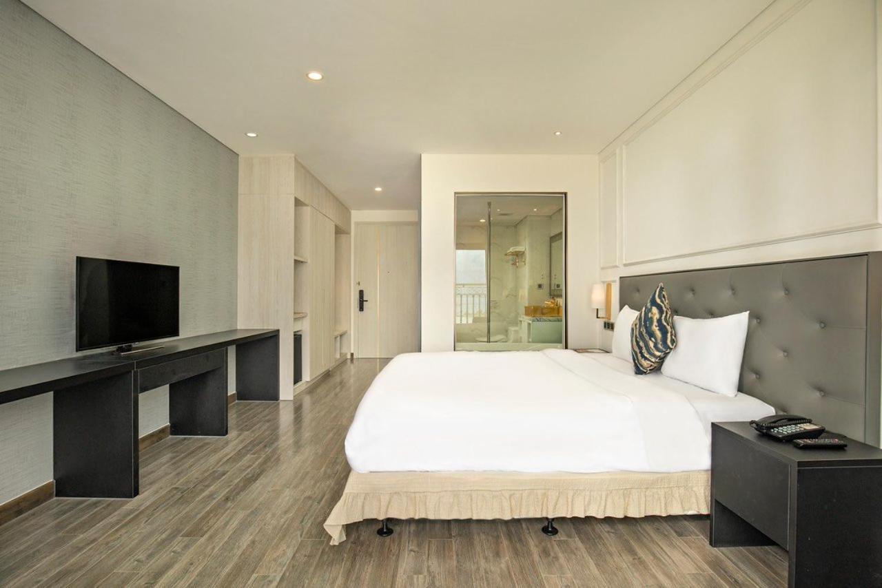 With Sea View - Balcony *