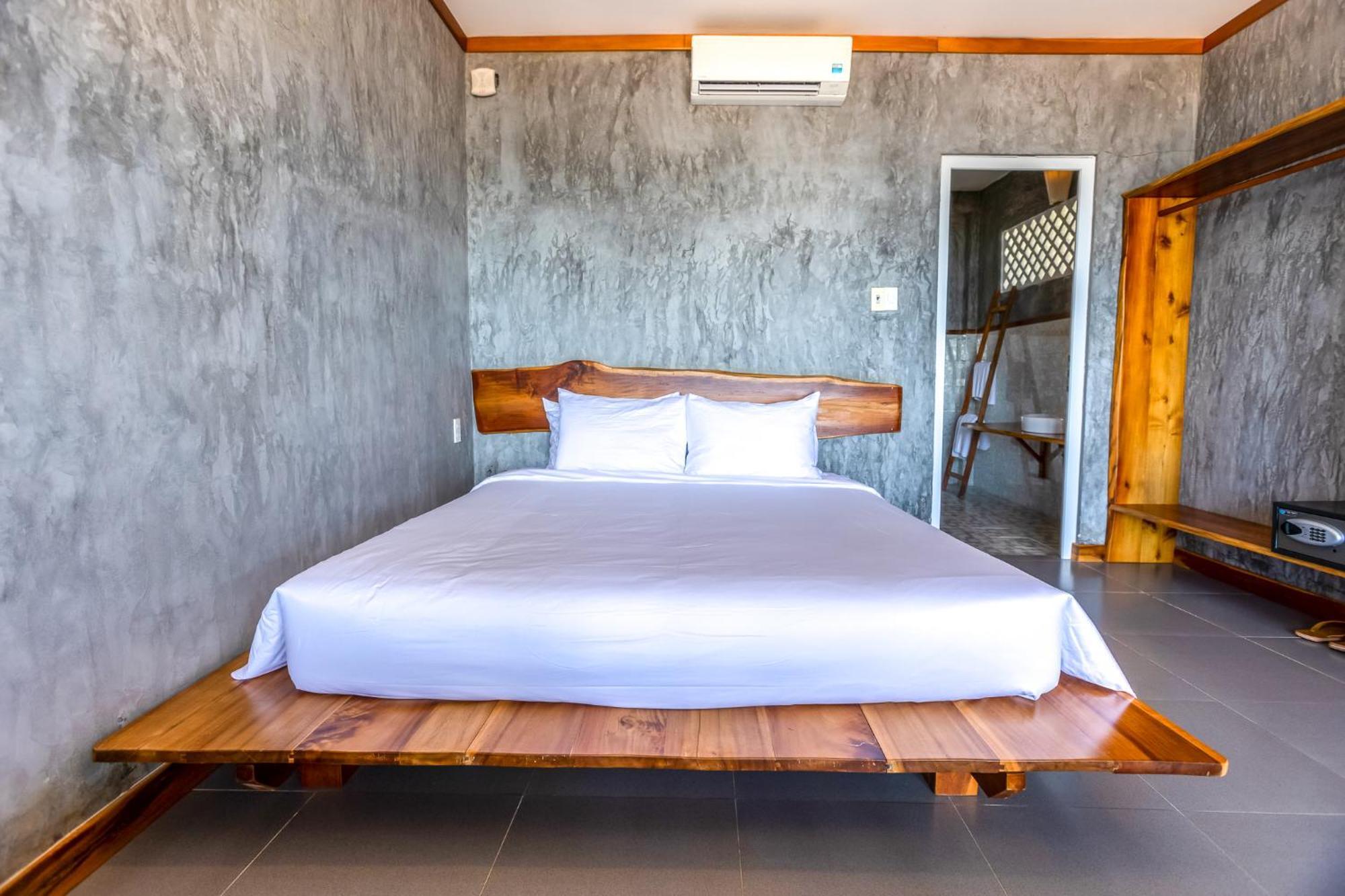 Cosian Bay Resort 4*