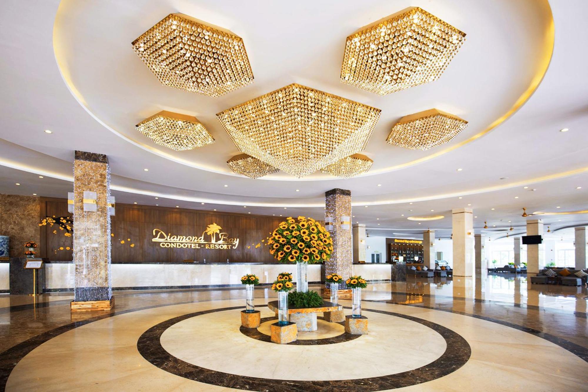 Diamond Bay Condotel
