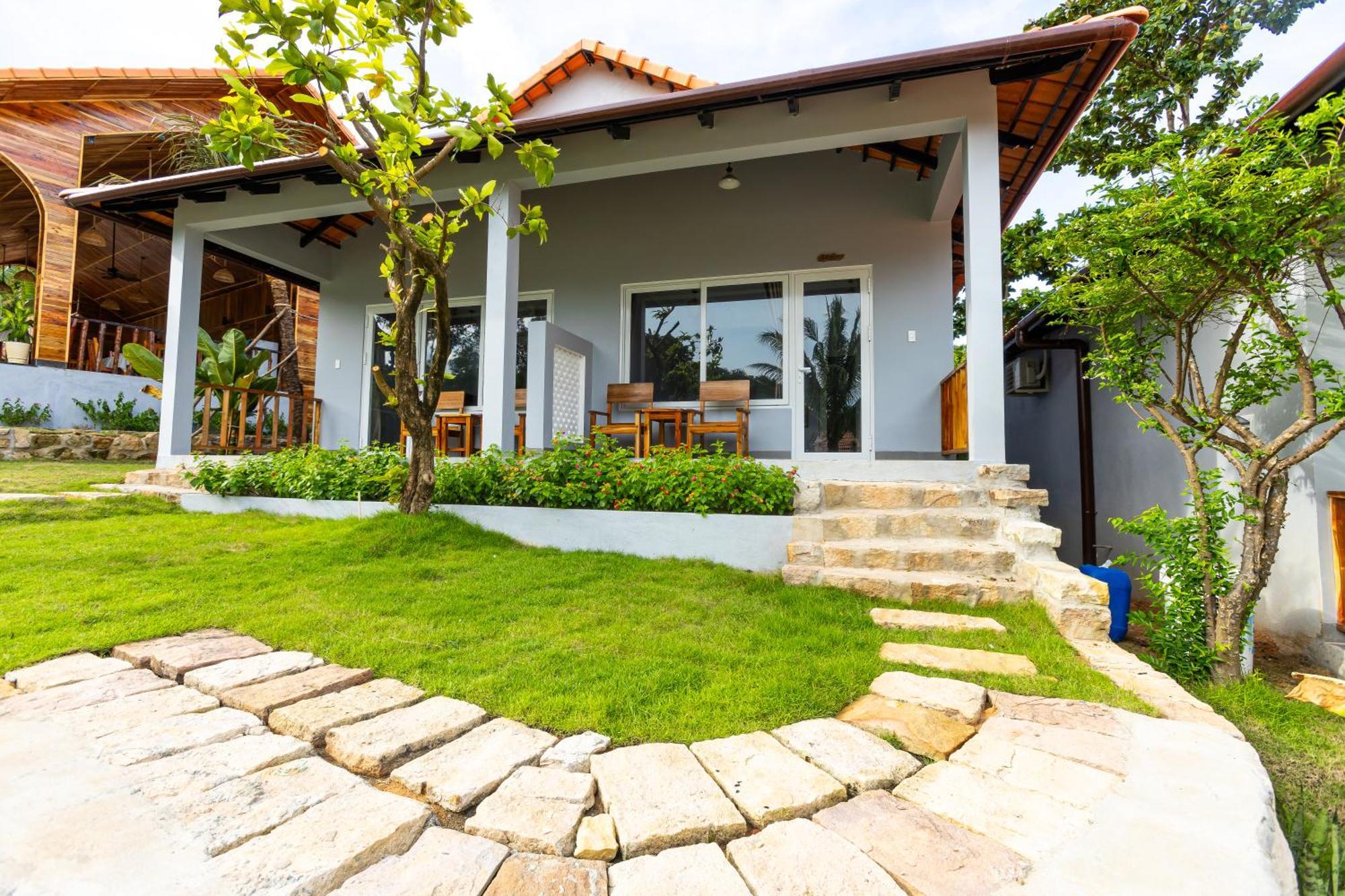 Cosian Bay Resort