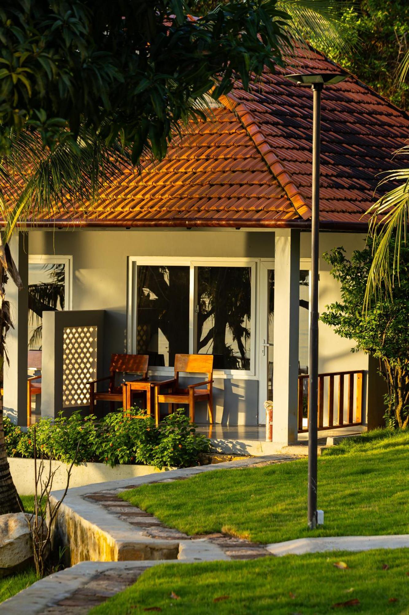 Resort Cosian Bay