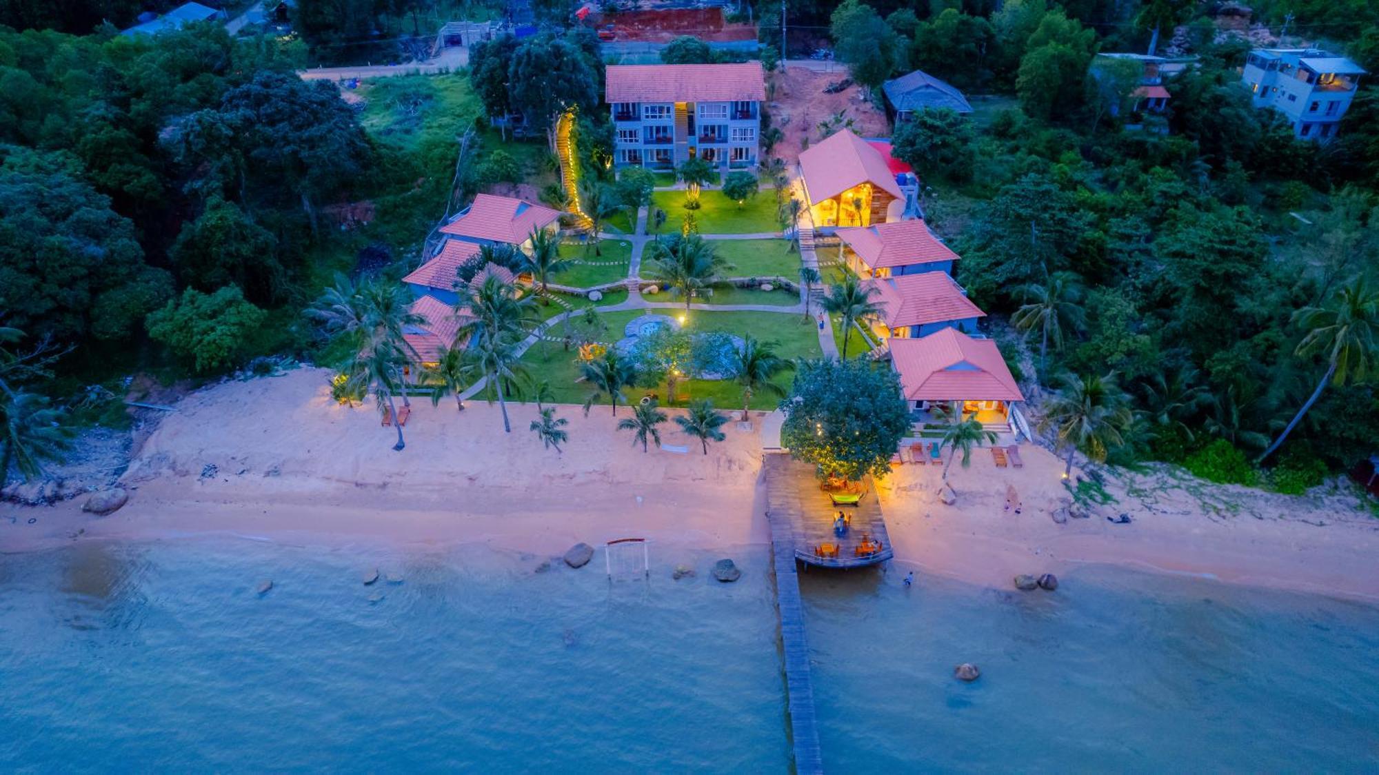 Cosian Bay Resort