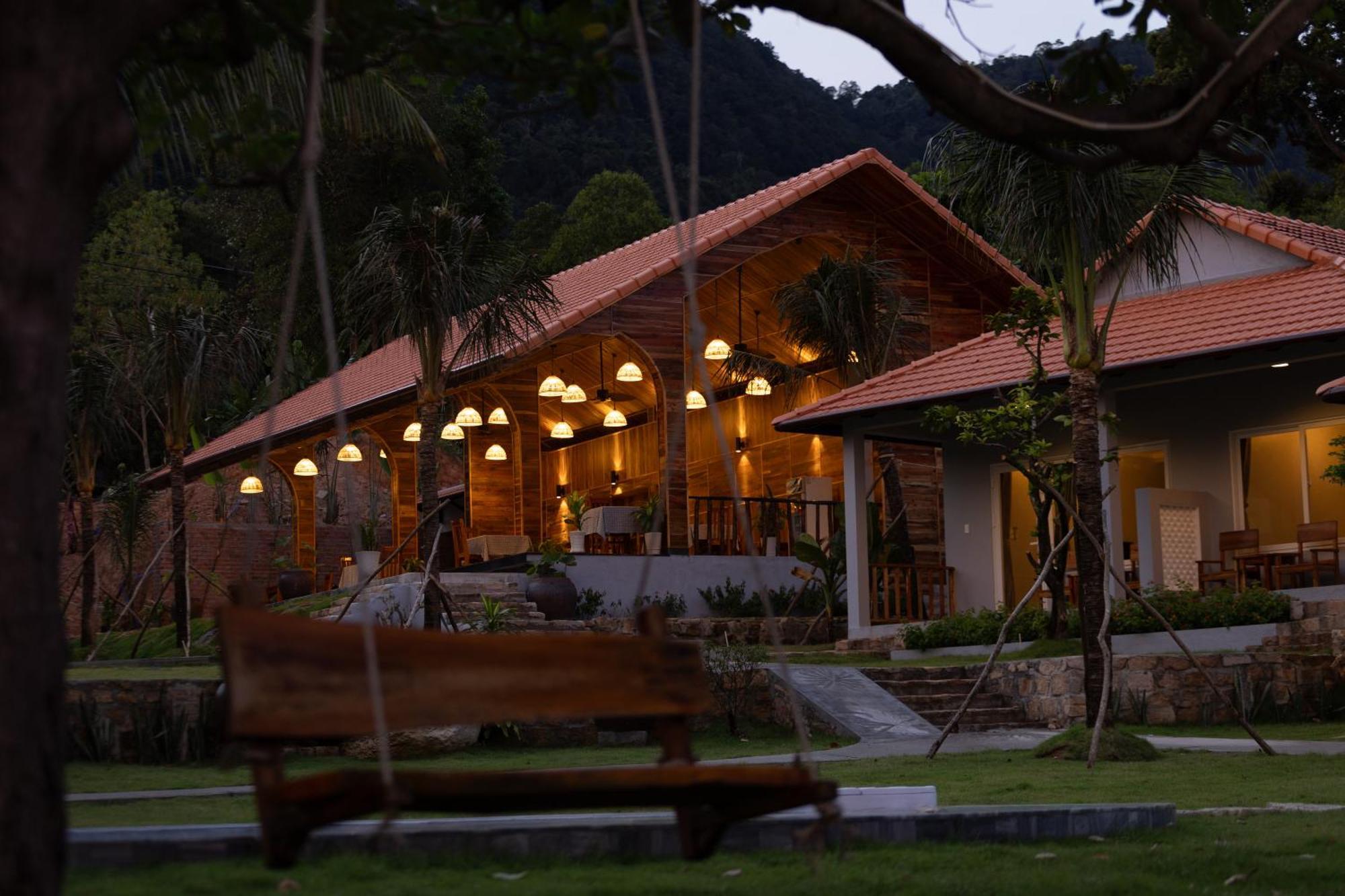 Cosian Bay Resort 4*