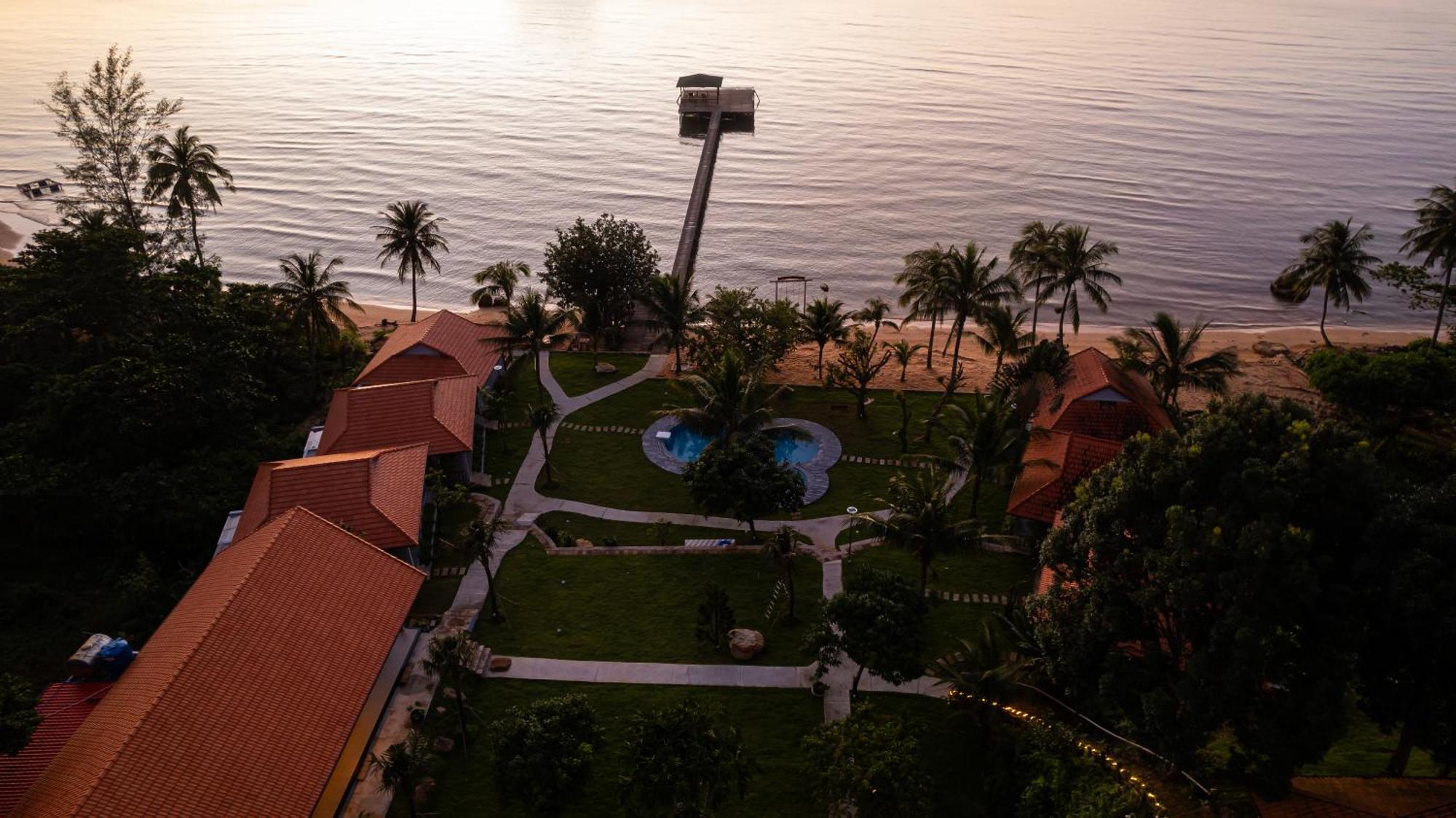 Cosian Bay Resort