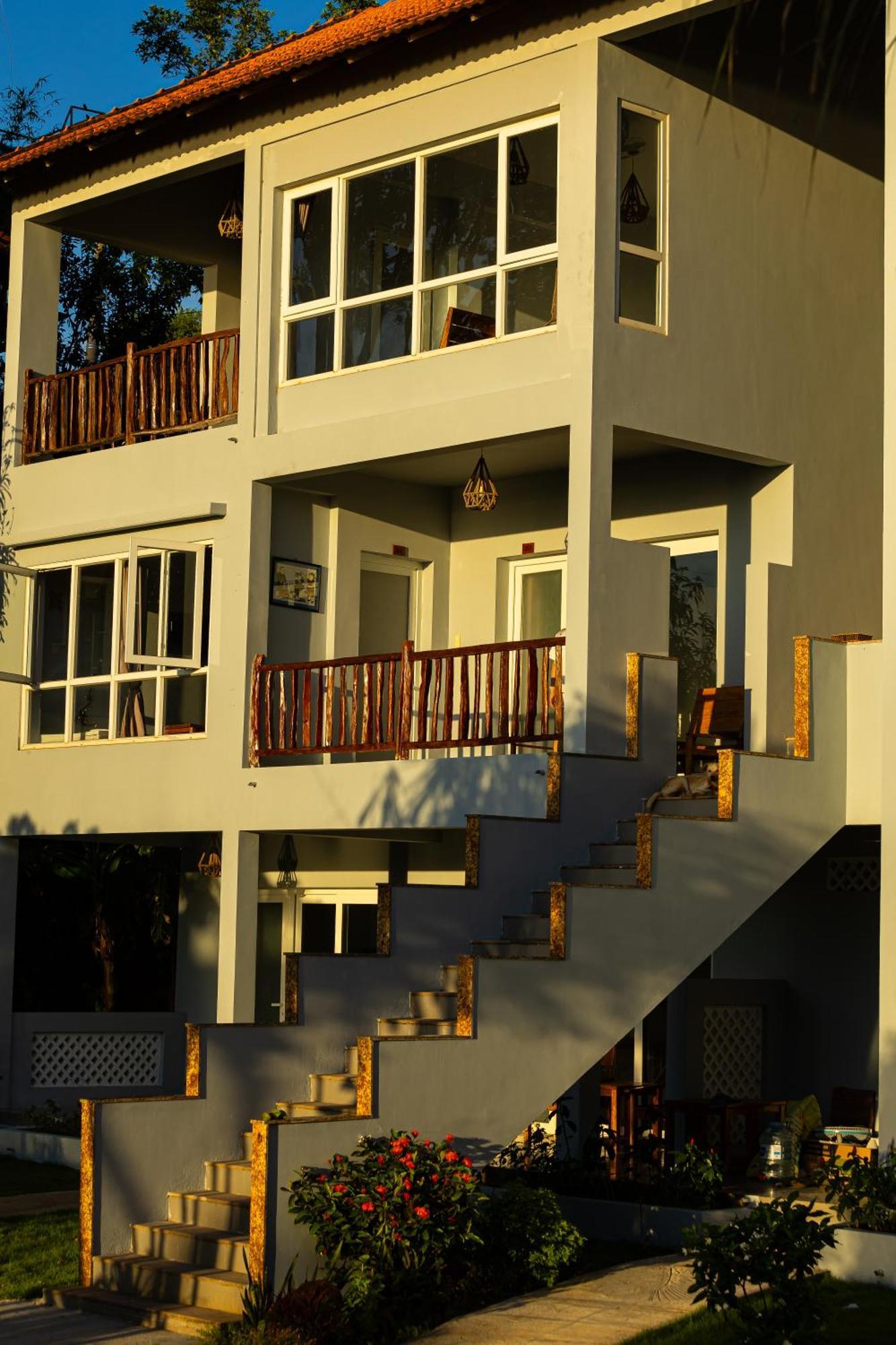 Cosian Bay Resort