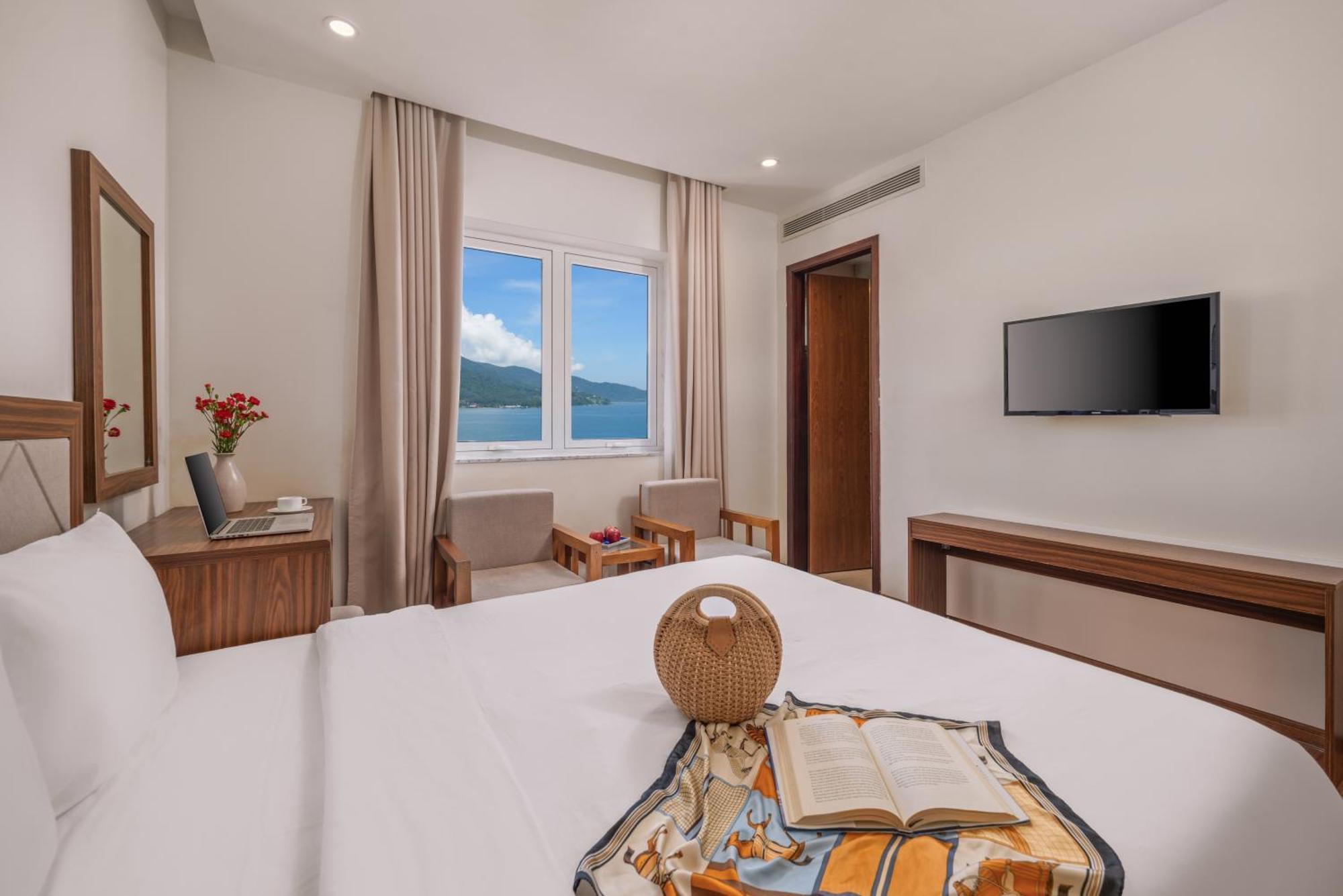 Hotel De Lamour 4*
