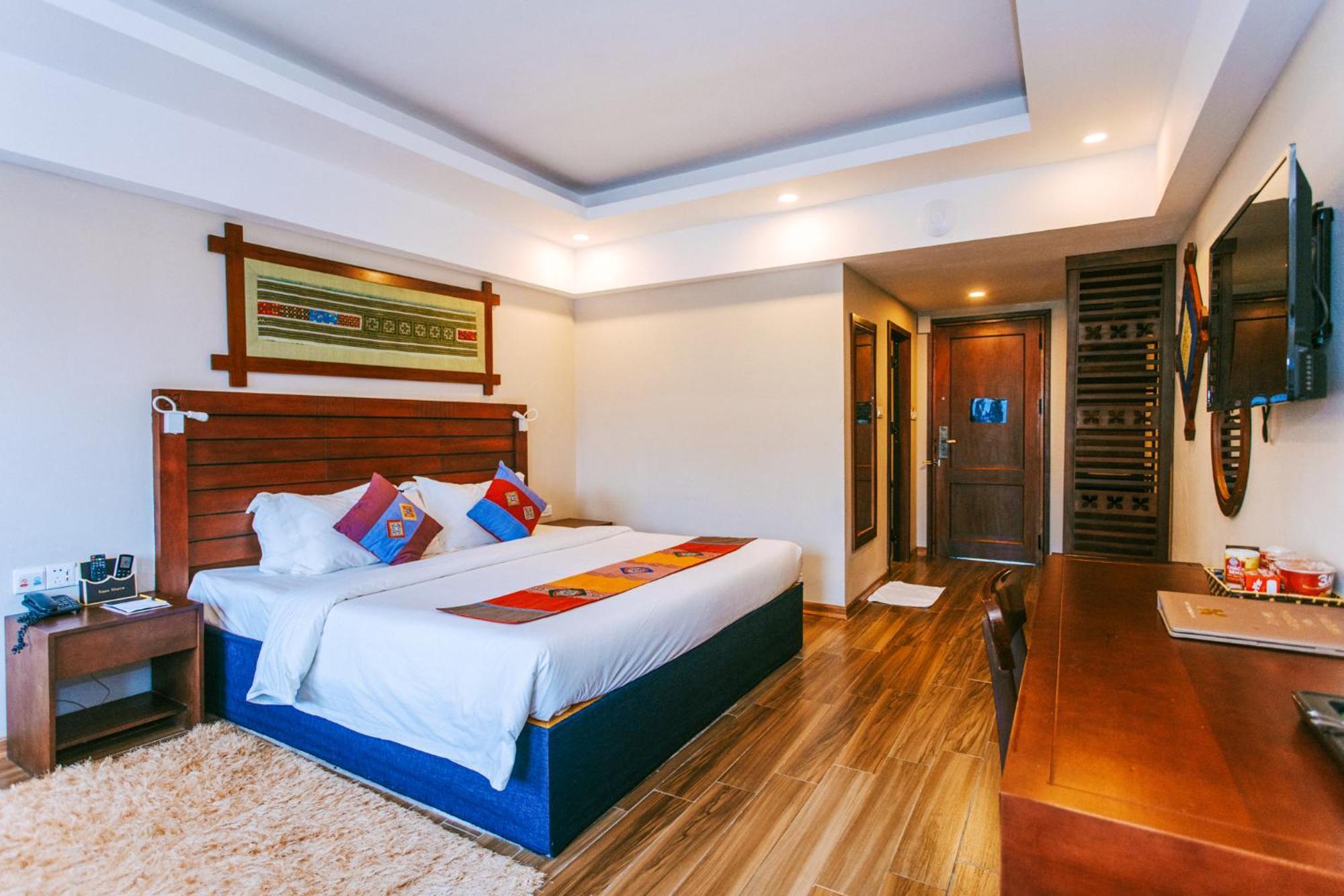 Charm Hotel 4*