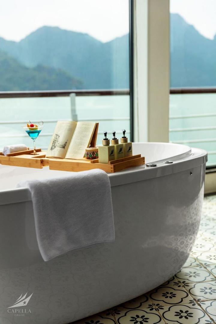 Halong Capella Cruise - Member Of Lyra Cruise Collection  Hạ Long