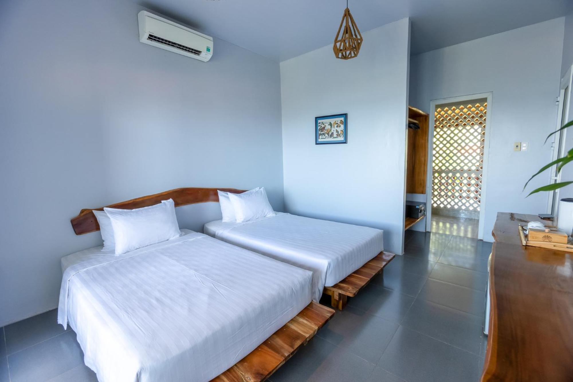 Cosian Bay Resort