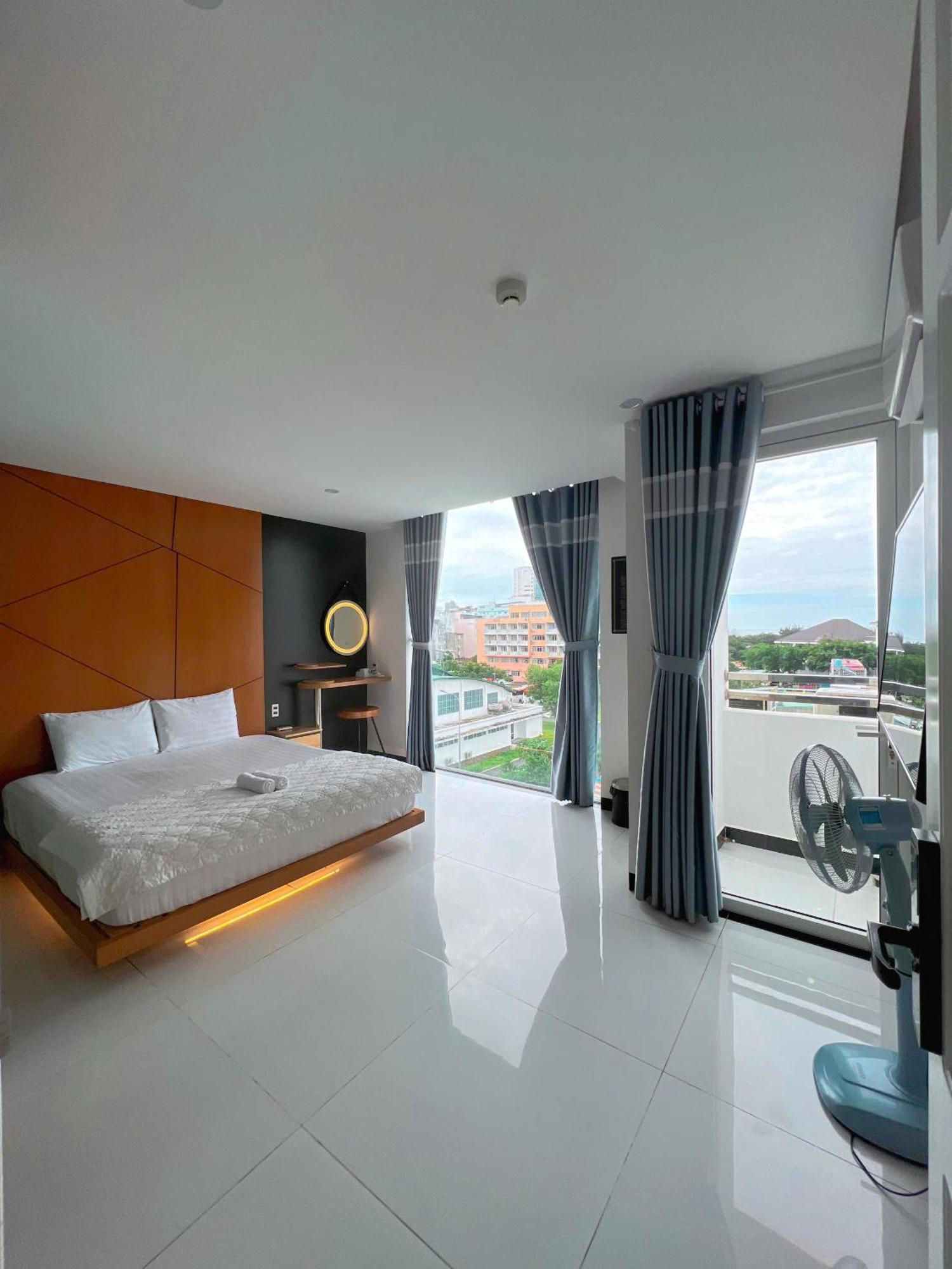 Cen Hotel