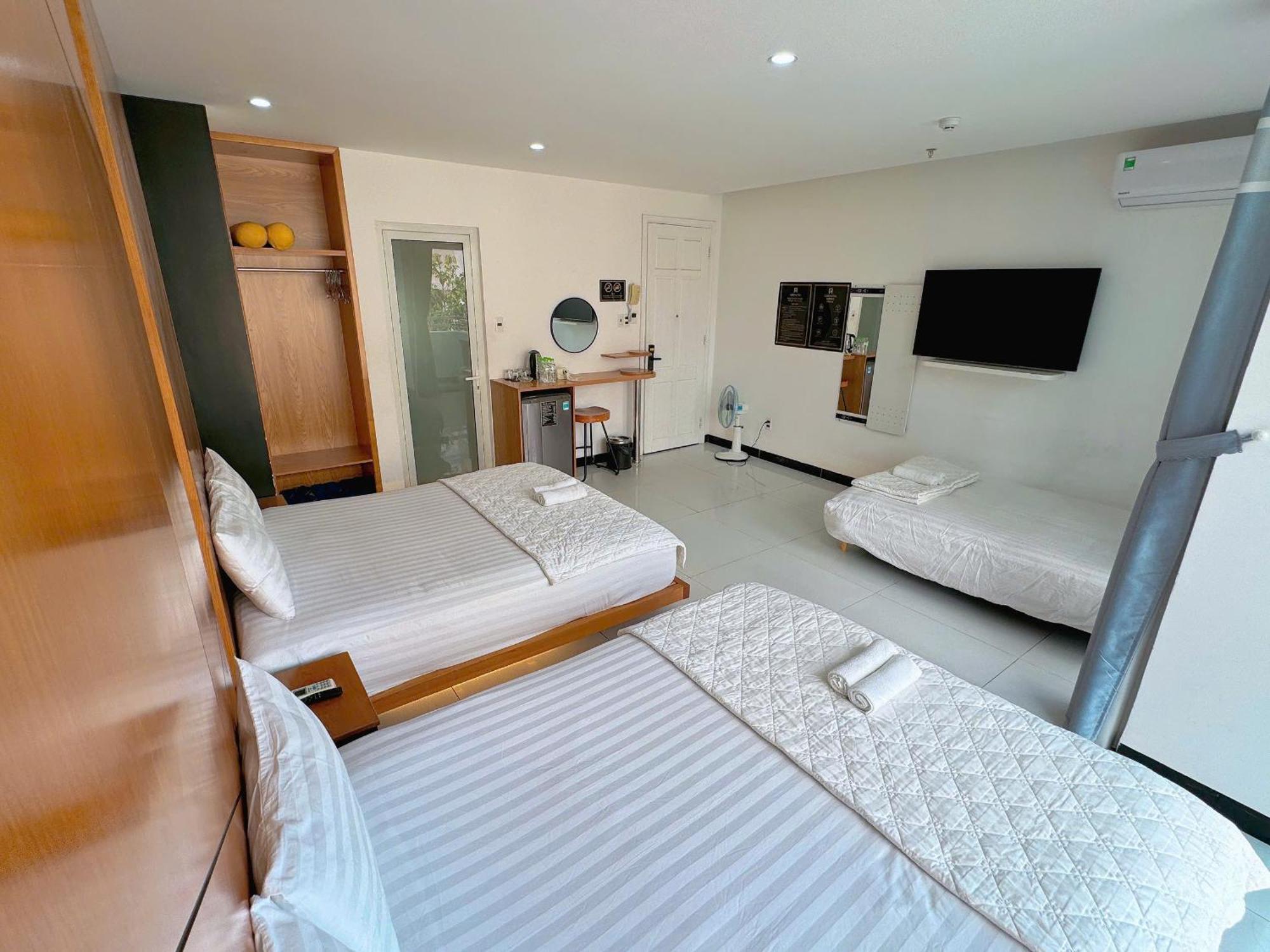 Cen Hotel