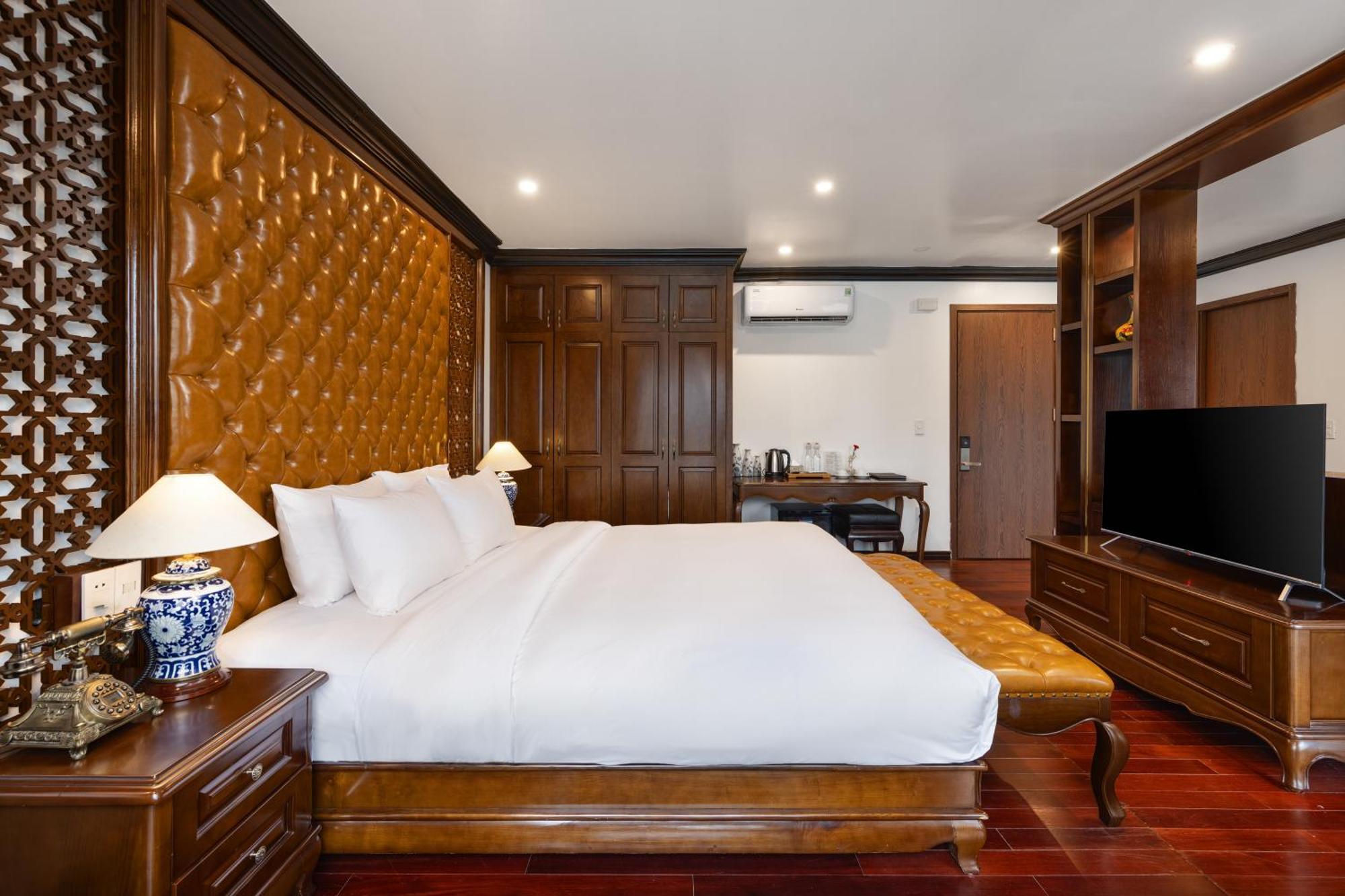 Aqua Of The Seas Cruise Halong 5*