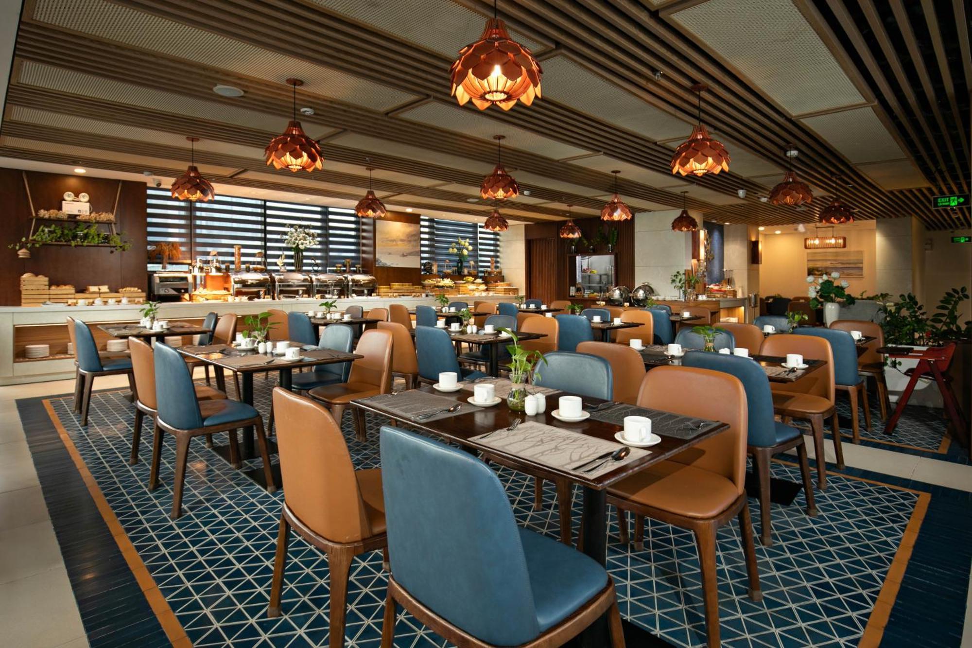 Mangata Beachfront - Rooftop Bar Sea View Da Nang