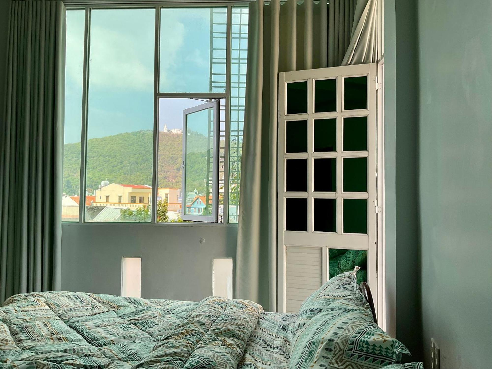 Hoang Cam * Vung Tau