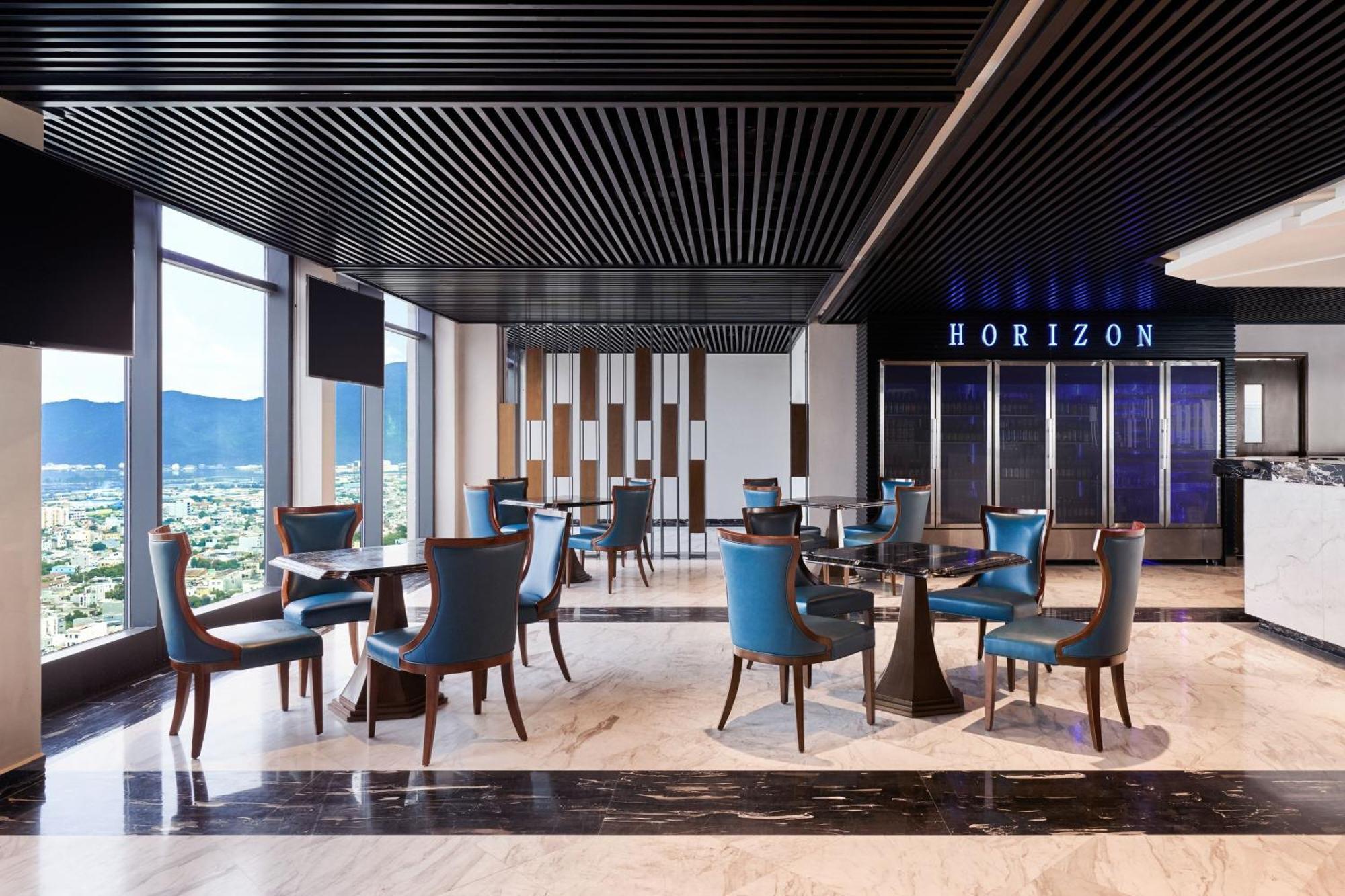 Four Points By Sheraton Khách sạn