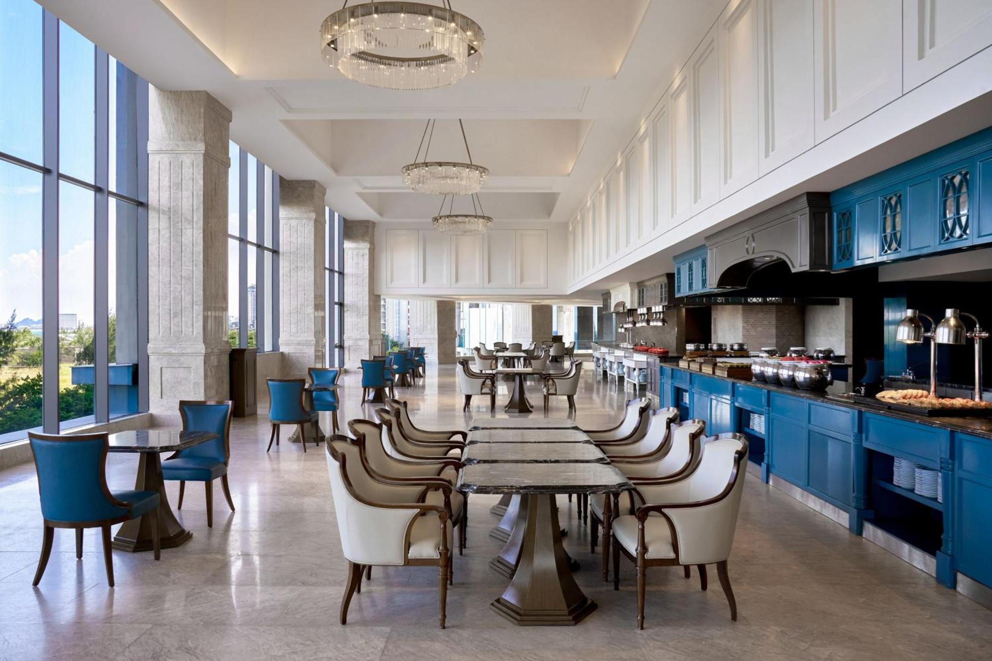 Four Points By Sheraton Khách sạn 5*