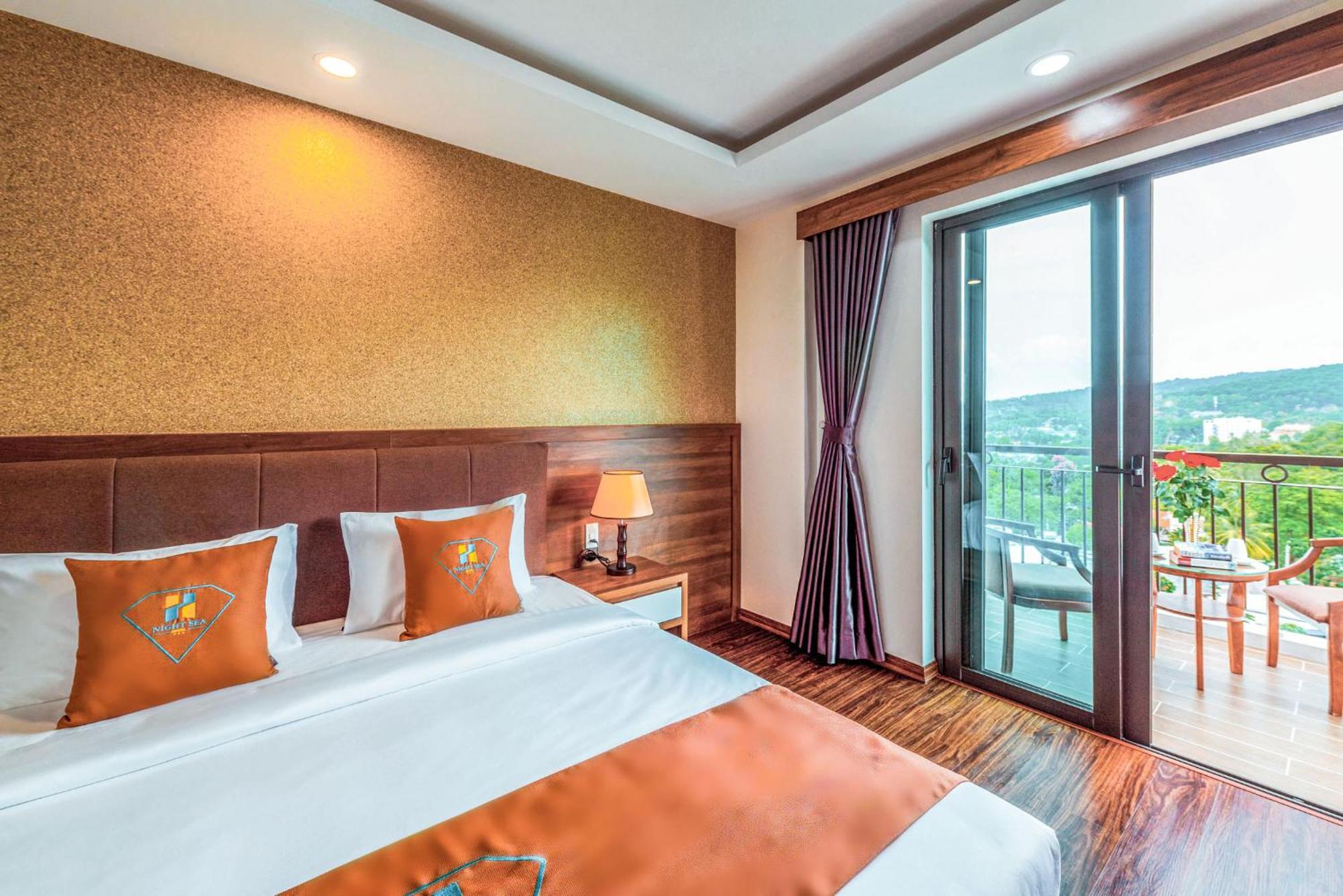 Night Sea Hotel