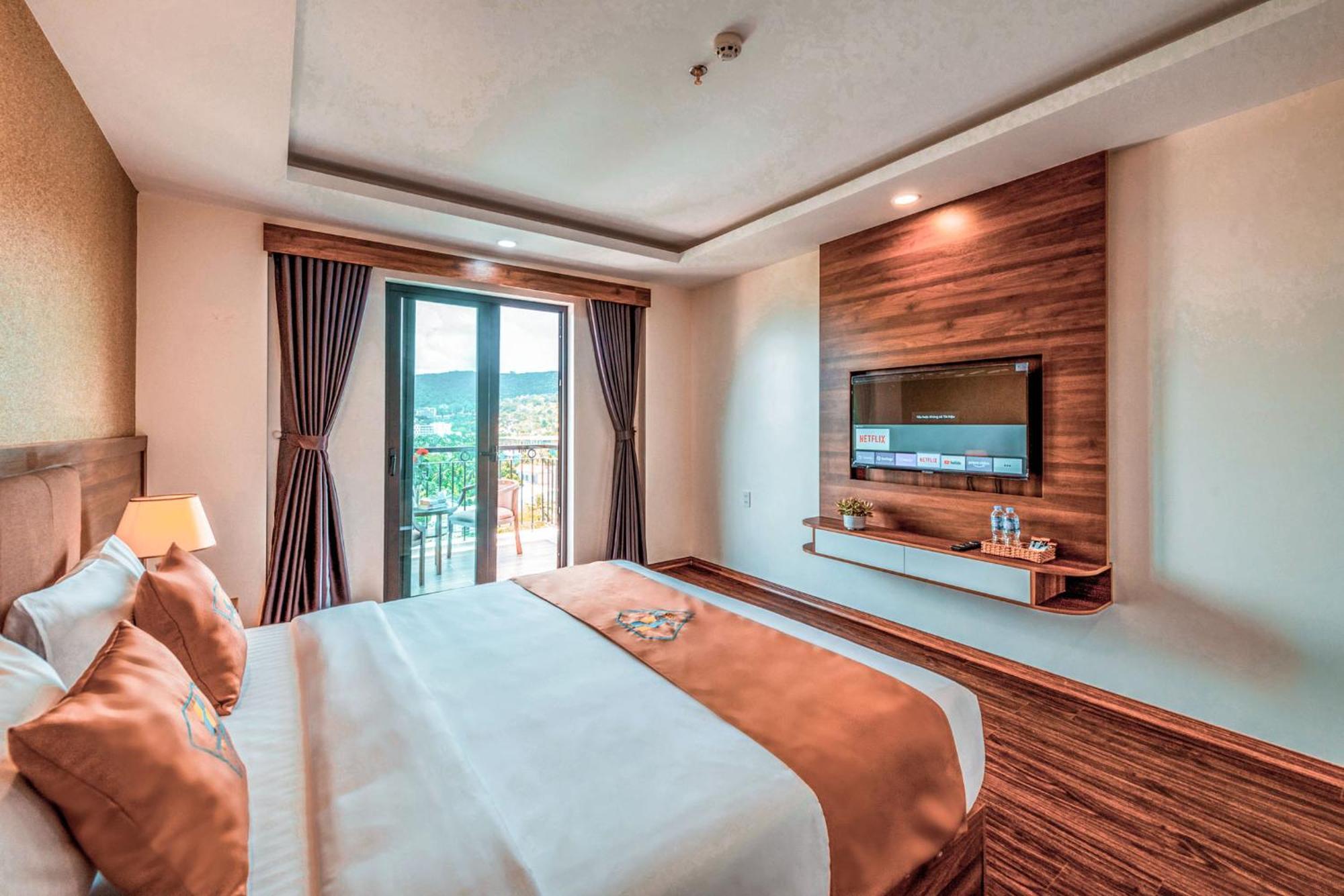 Hotel Night Sea 4*