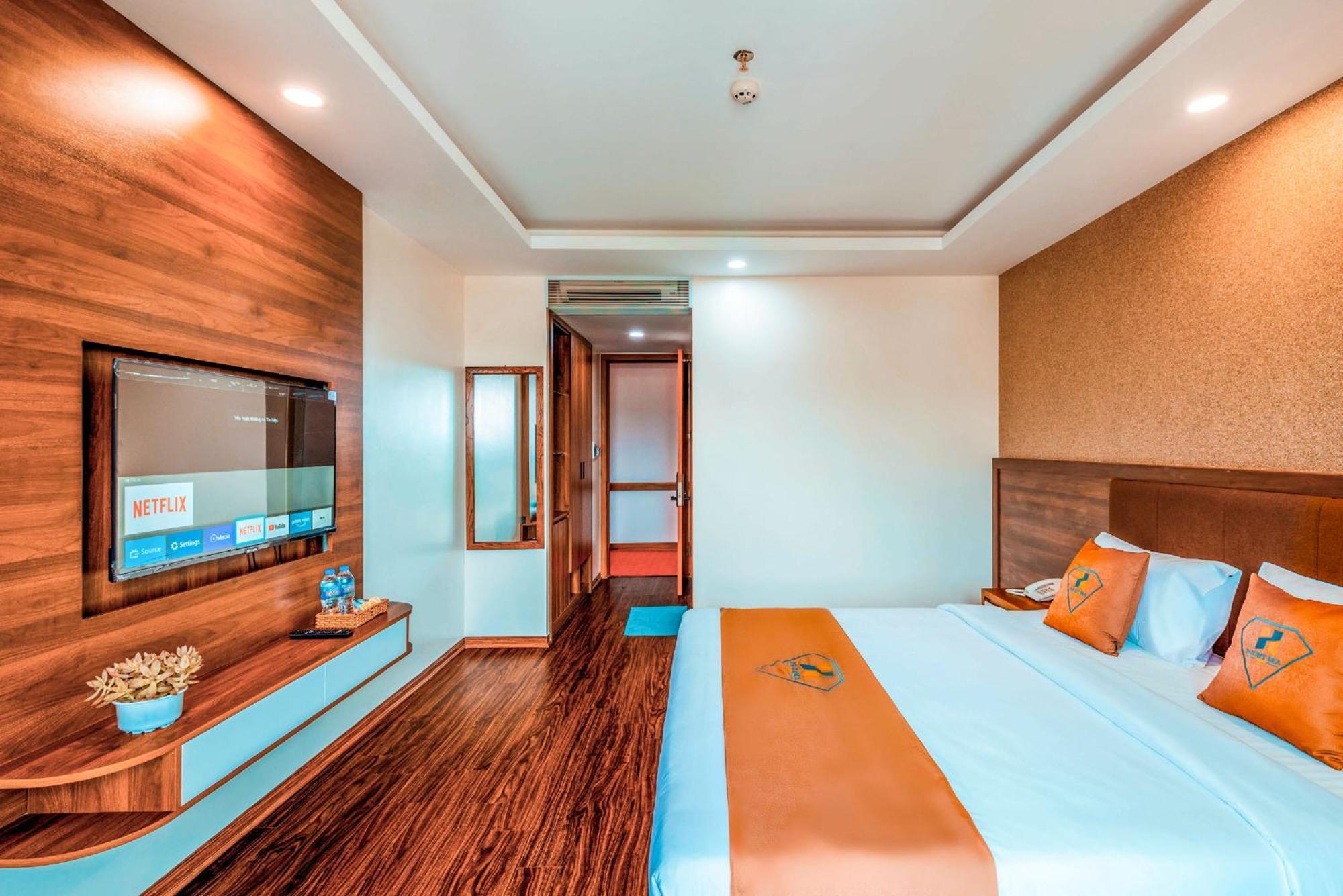 Night Sea 4*