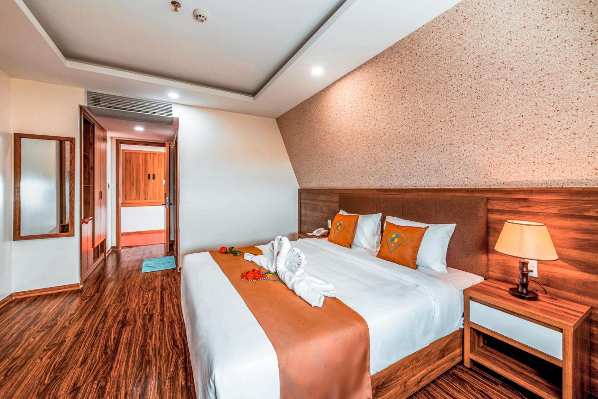 Hotel Night Sea 4*