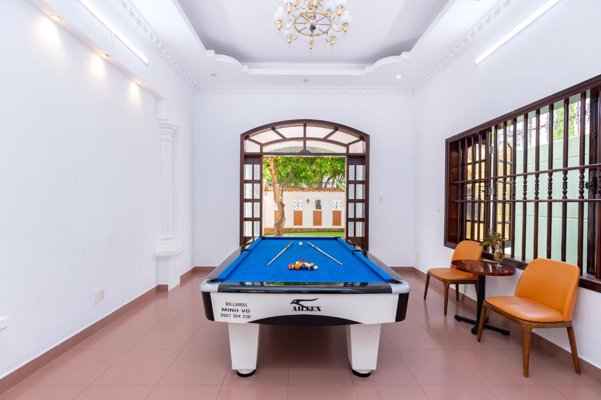 Villa Hoang Duc Ho Boi Bai Sau