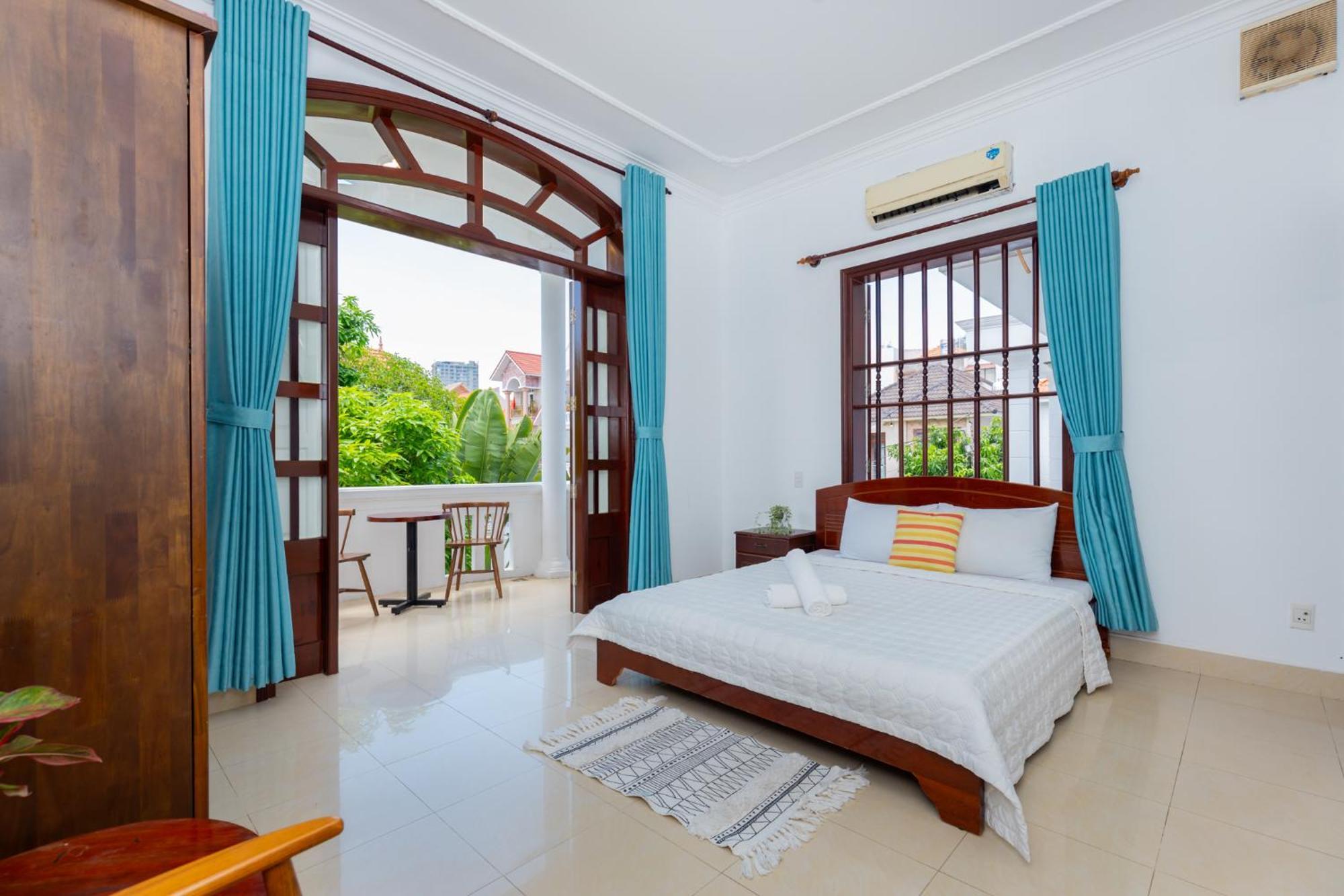 Hoang Duc Ho Boi Bai Sau Villa