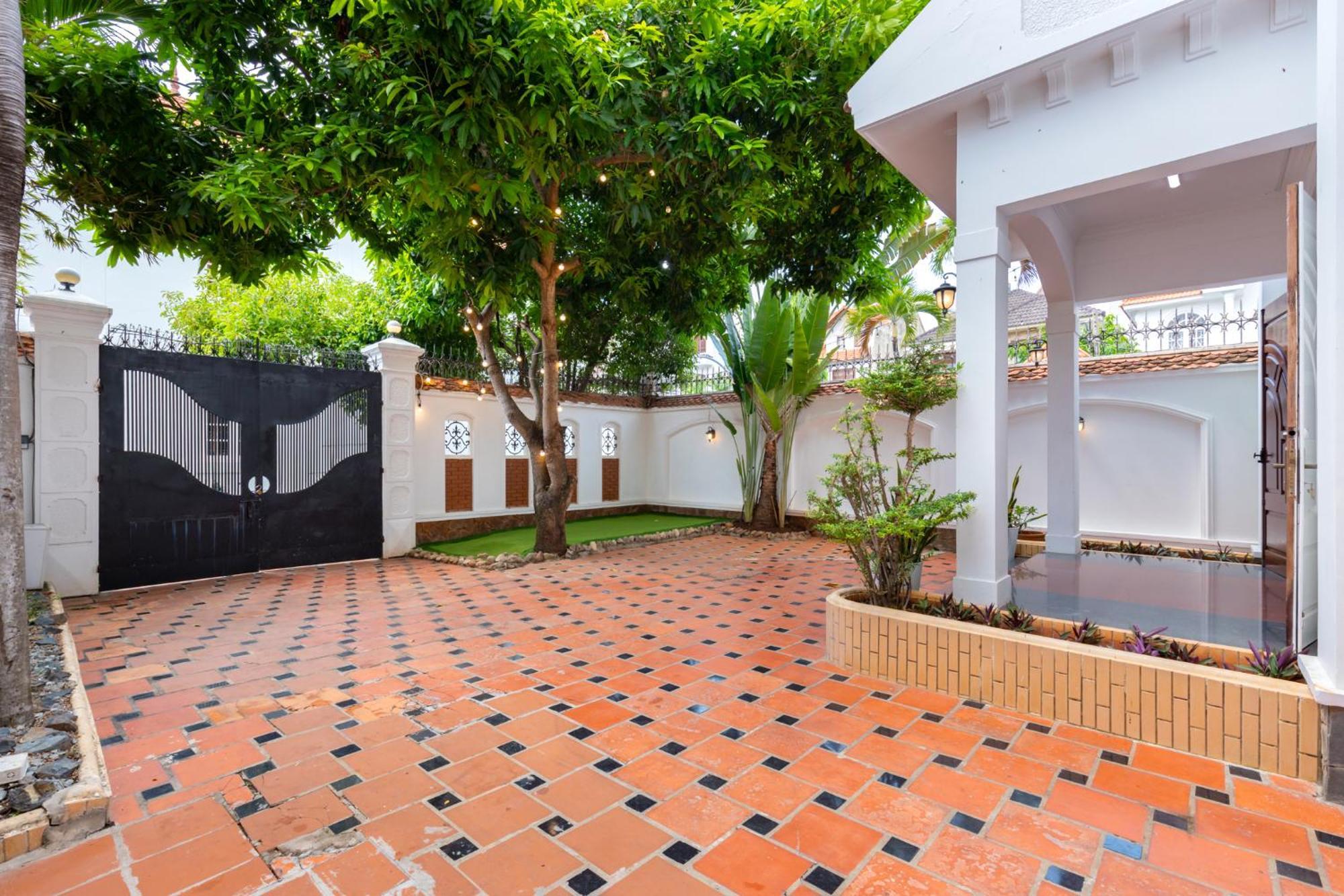 Hoang Duc Ho Boi Bai Sau Villa *