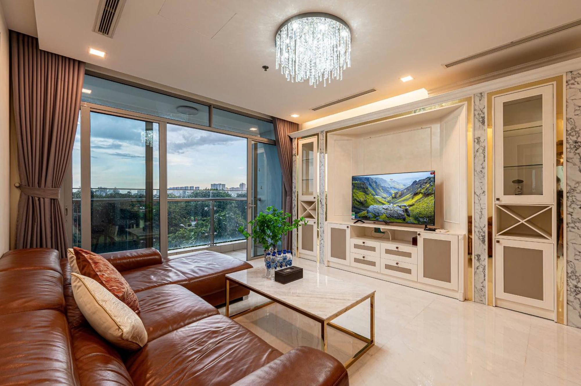Luxury At Vinhomes Park Ho-Chi-Minh-Stadt