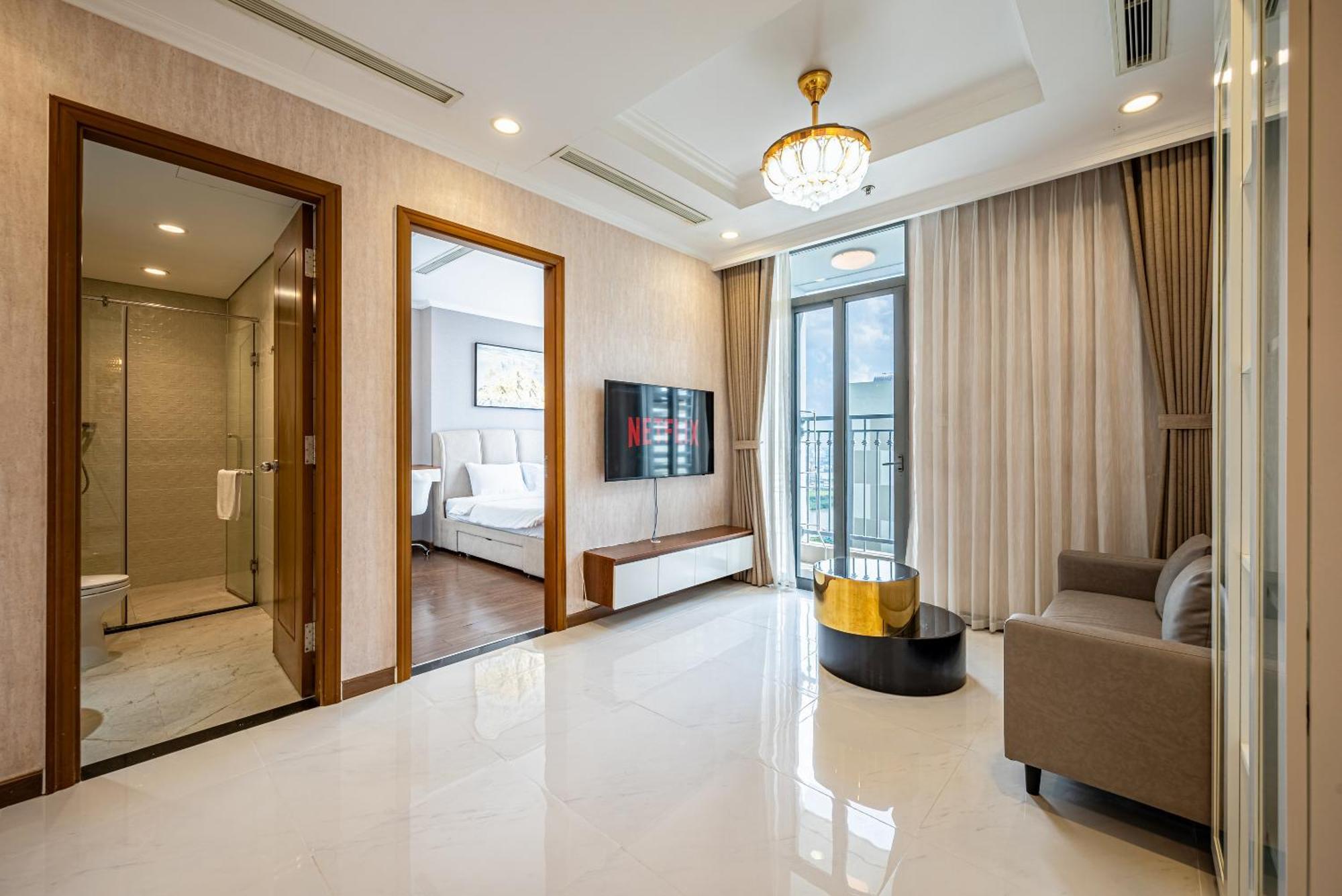 Luxury At Vinhomes Park * Ho-Chi-Minh-Stadt